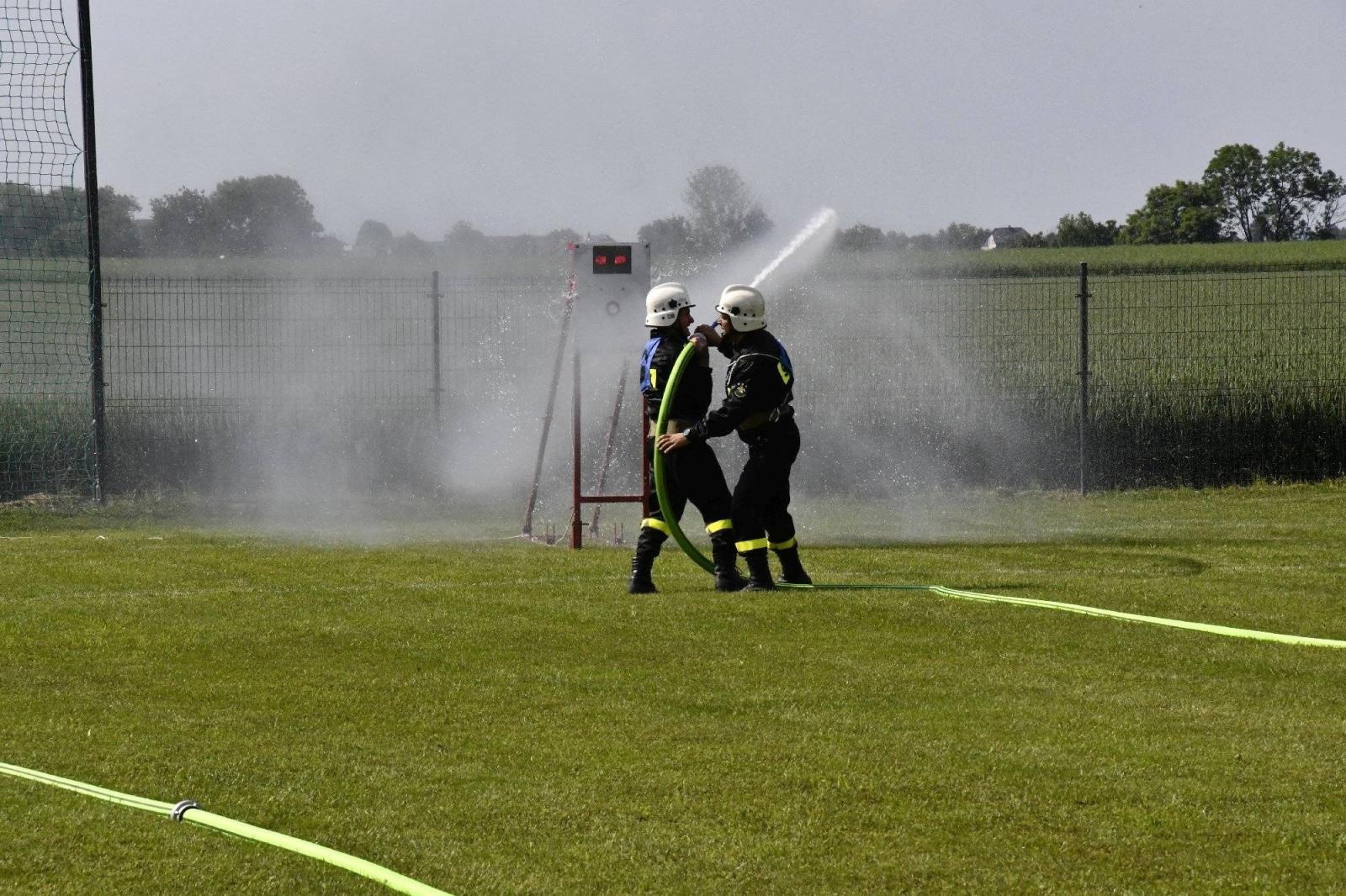 Zdjęcie w galerii na portalu naszraciborz.pl: Rudyszwałd na strażackim tronie w gminie Krzyżanowice wiadomości z regionu