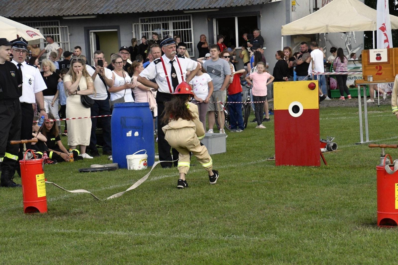 Zdjęcie w galerii na portalu naszraciborz.pl: Rudyszwałd na strażackim tronie w gminie Krzyżanowice wiadomości z regionu