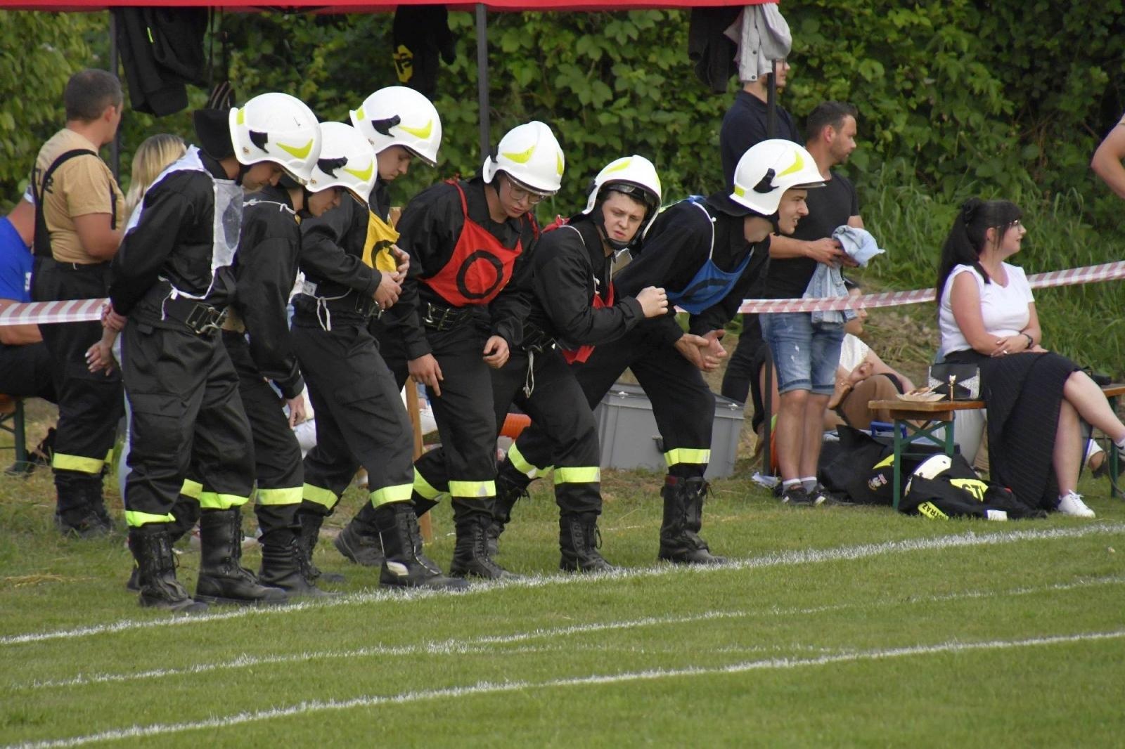 Zdjęcie w galerii na portalu naszraciborz.pl: Rudyszwałd na strażackim tronie w gminie Krzyżanowice wiadomości z regionu