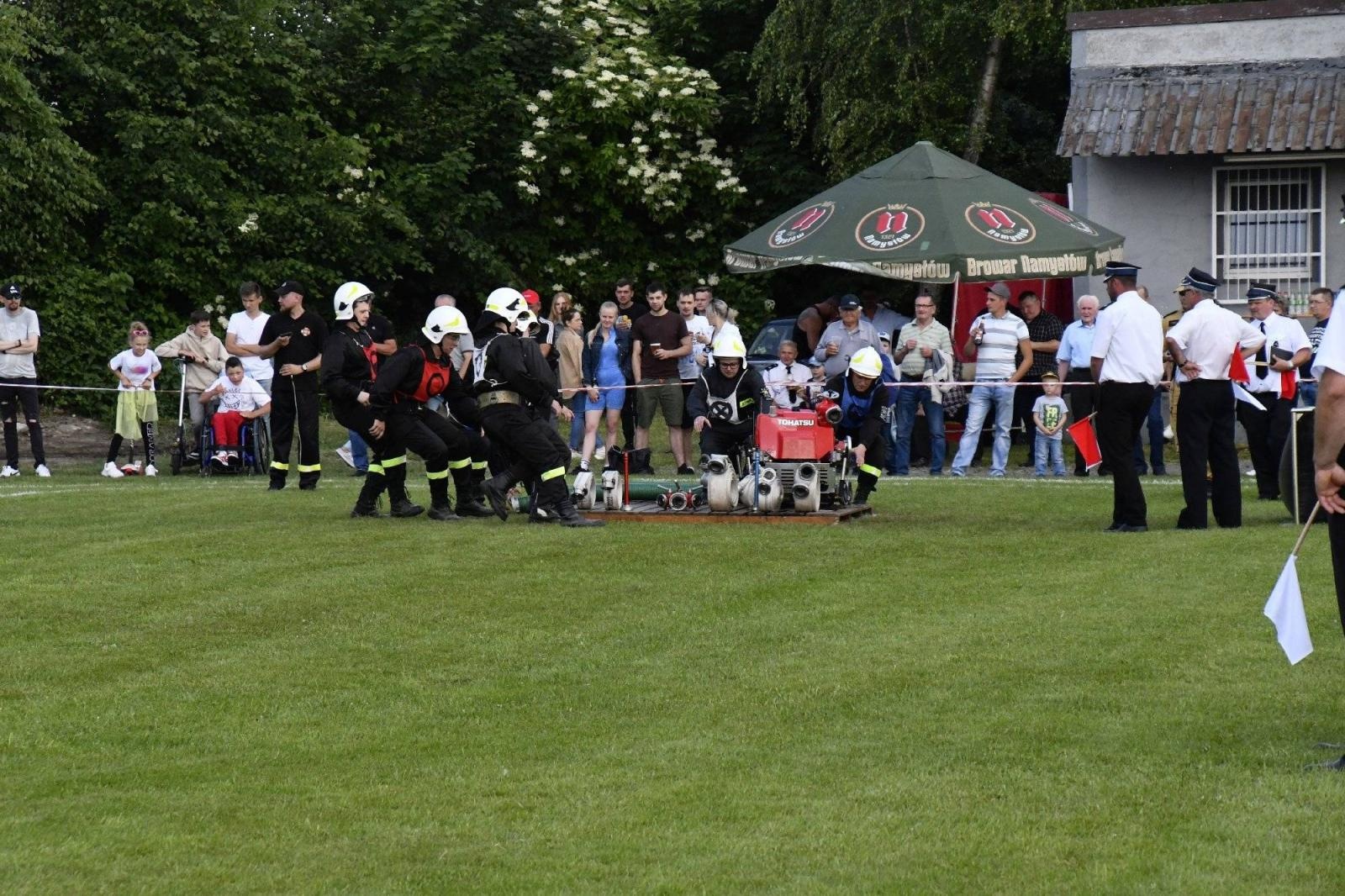 Zdjęcie w galerii na portalu naszraciborz.pl: Rudyszwałd na strażackim tronie w gminie Krzyżanowice wiadomości z regionu
