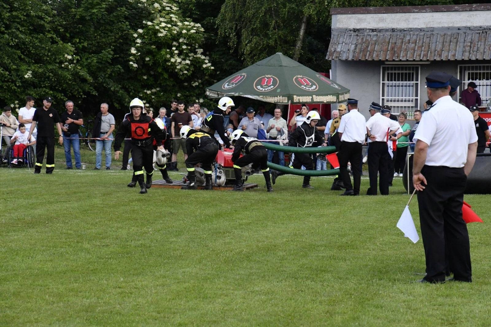 Zdjęcie w galerii na portalu naszraciborz.pl: Rudyszwałd na strażackim tronie w gminie Krzyżanowice wiadomości z regionu