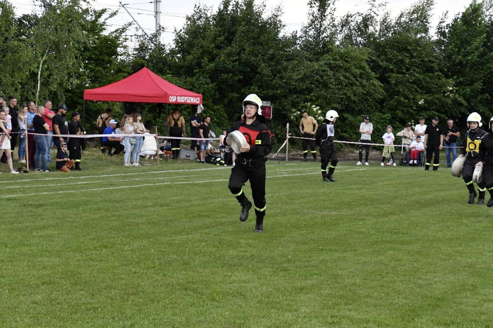 Zdjęcie w galerii na portalu naszraciborz.pl: Rudyszwałd na strażackim tronie w gminie Krzyżanowice wiadomości z regionu