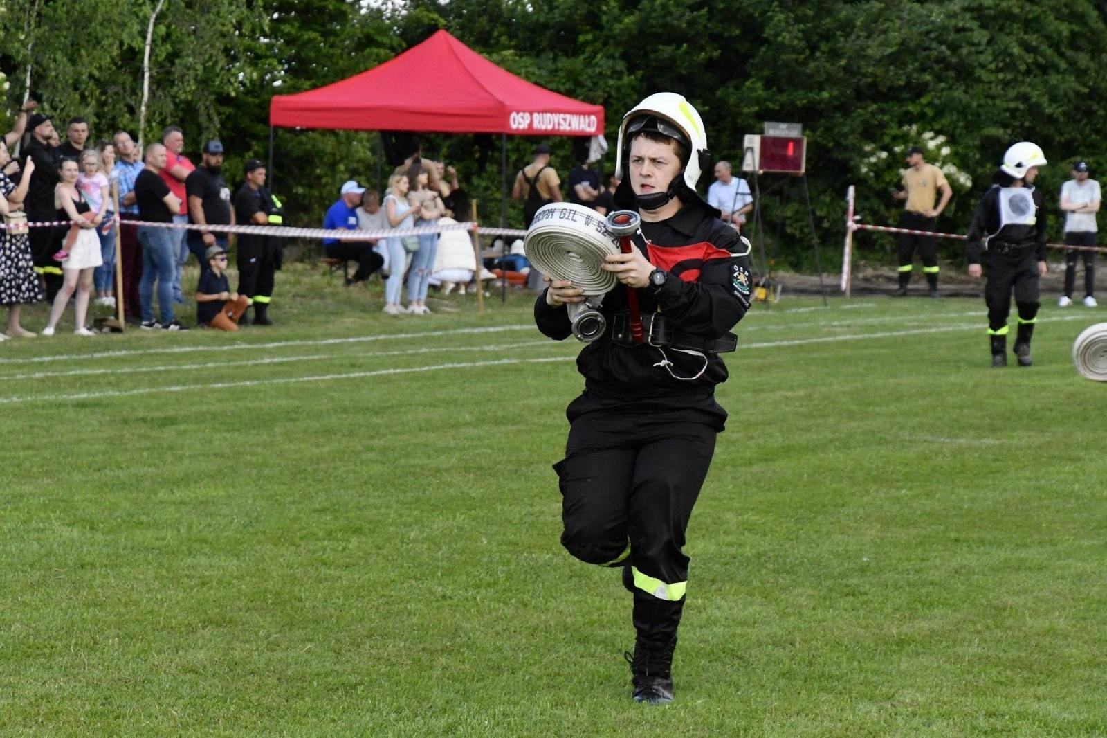 Zdjęcie w galerii na portalu naszraciborz.pl: Rudyszwałd na strażackim tronie w gminie Krzyżanowice wiadomości z regionu
