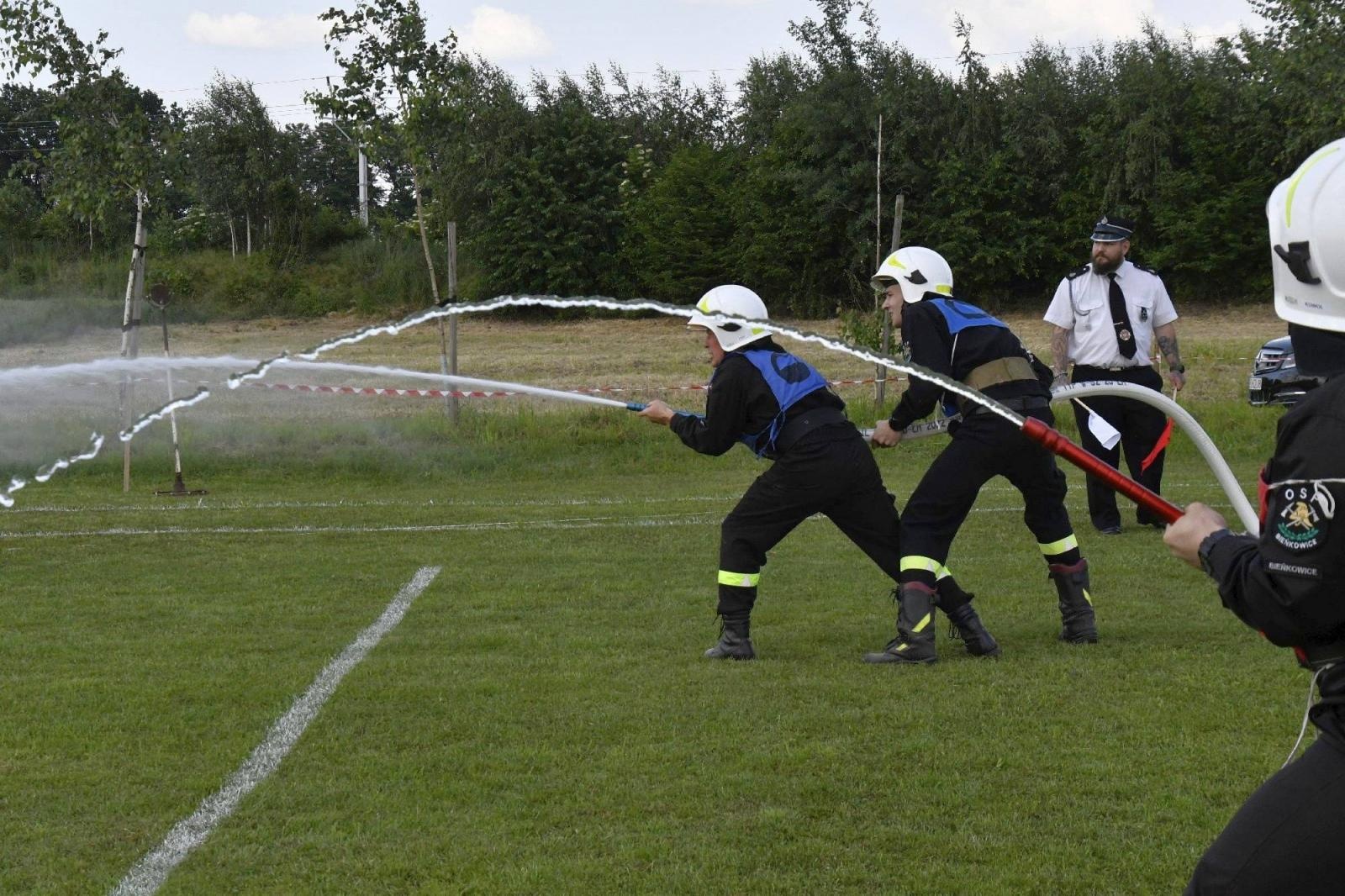 Zdjęcie w galerii na portalu naszraciborz.pl: Rudyszwałd na strażackim tronie w gminie Krzyżanowice wiadomości z regionu