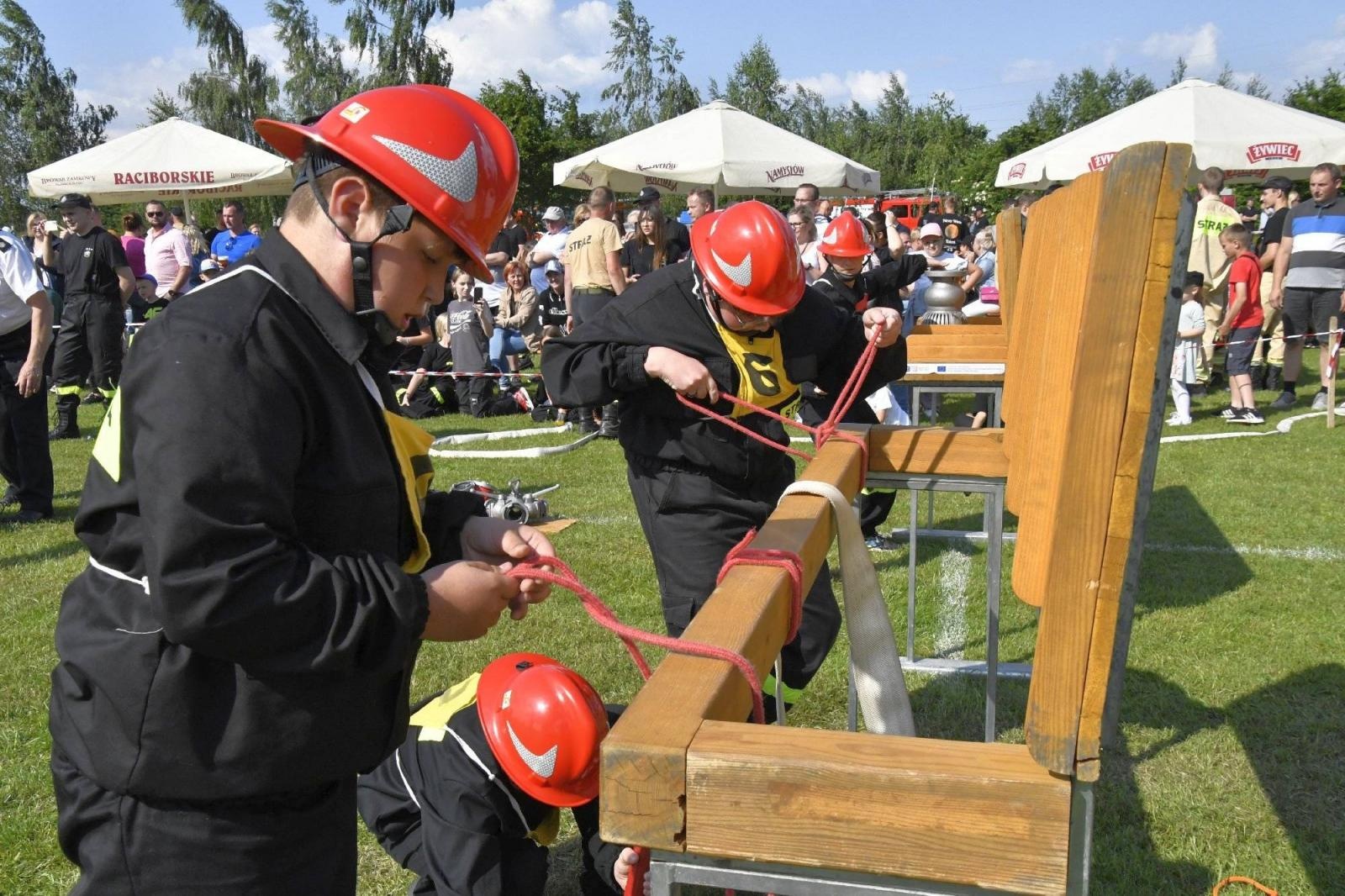 Zdjęcie w galerii na portalu naszraciborz.pl: Rudyszwałd na strażackim tronie w gminie Krzyżanowice wiadomości z regionu