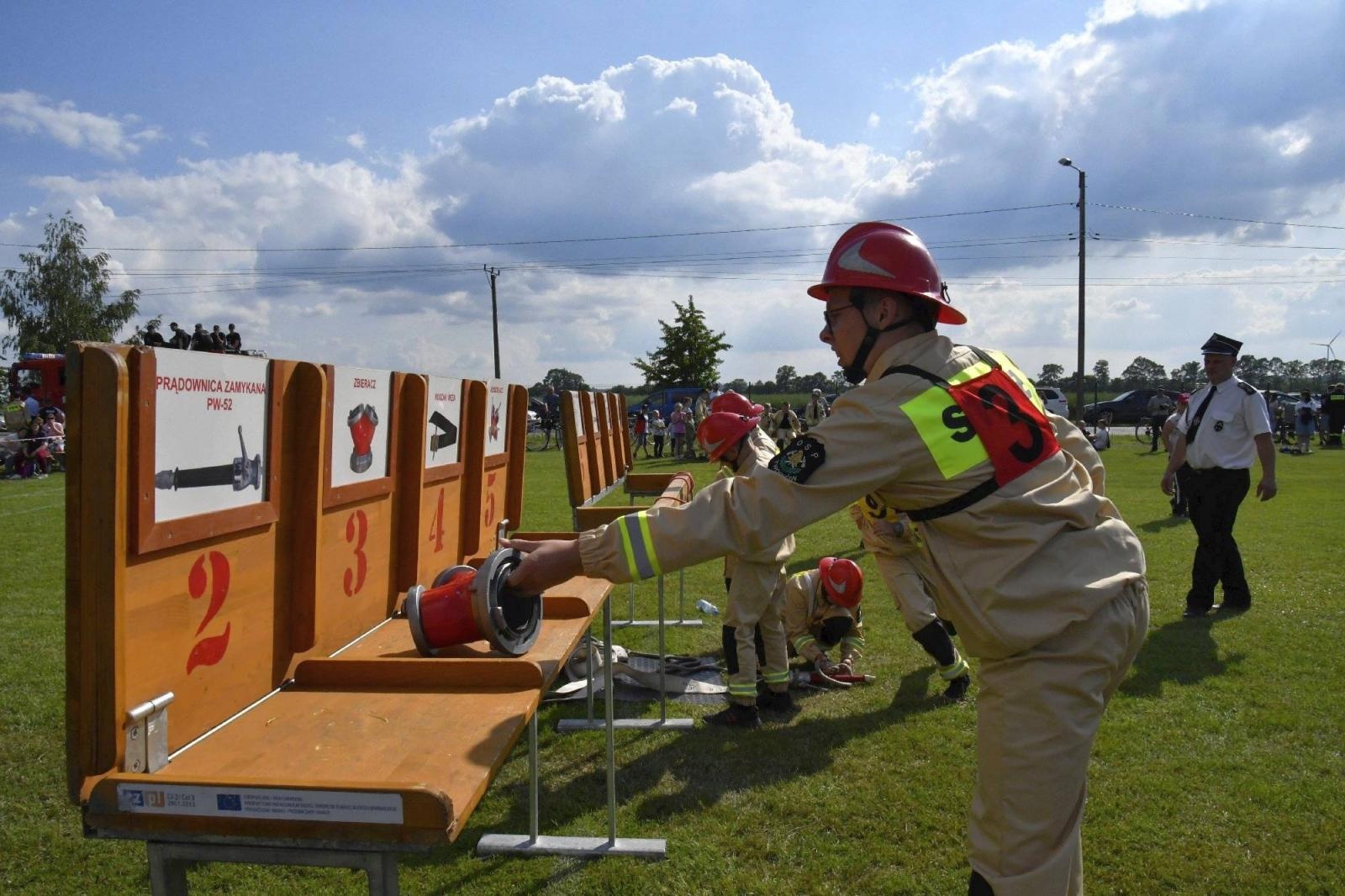 Zdjęcie w galerii na portalu naszraciborz.pl: Rudyszwałd na strażackim tronie w gminie Krzyżanowice wiadomości z regionu