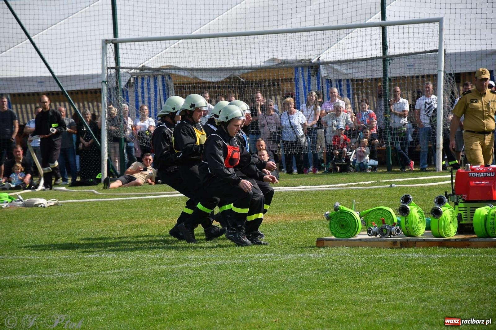 Zdjęcie w galerii na portalu naszraciborz.pl: Z lądu i powietrza - strażackie pokazy i zawody w Borucinie [FOTO] wiadomości z regionu