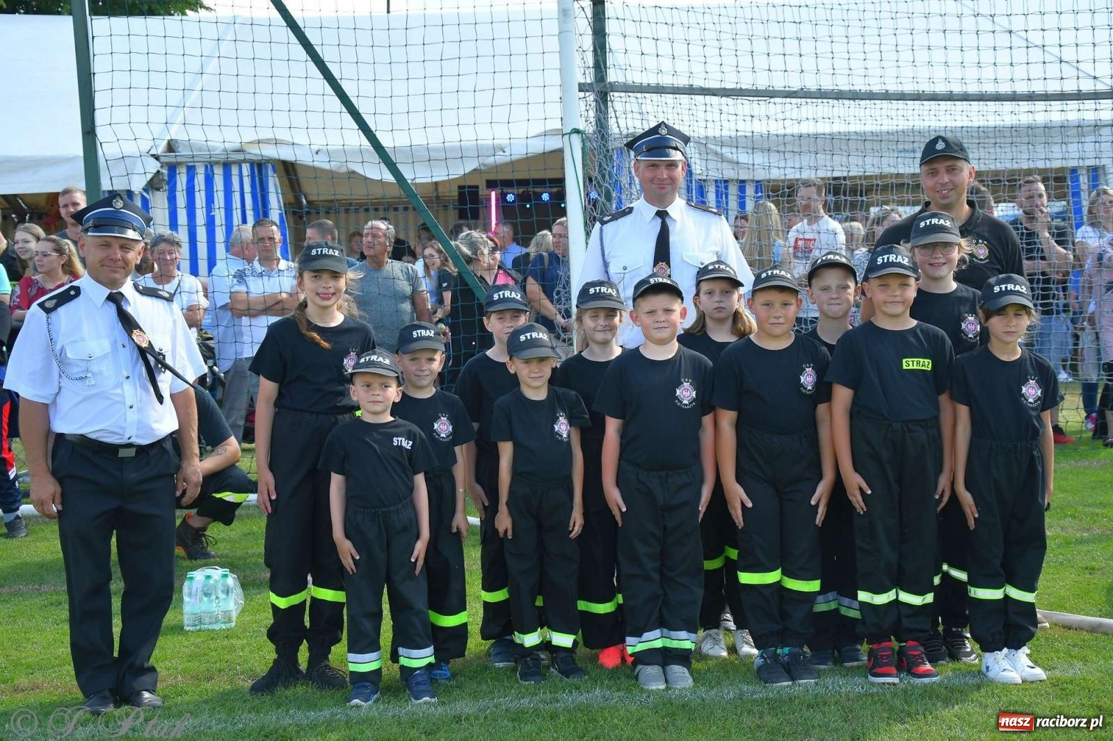 Zdjęcie w galerii na portalu naszraciborz.pl: Z lądu i powietrza - strażackie pokazy i zawody w Borucinie [FOTO] wiadomości z regionu