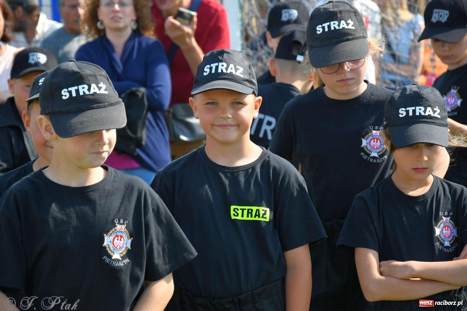 Zdjęcie w galerii na portalu naszraciborz.pl: Z lądu i powietrza - strażackie pokazy i zawody w Borucinie [FOTO] wiadomości z regionu