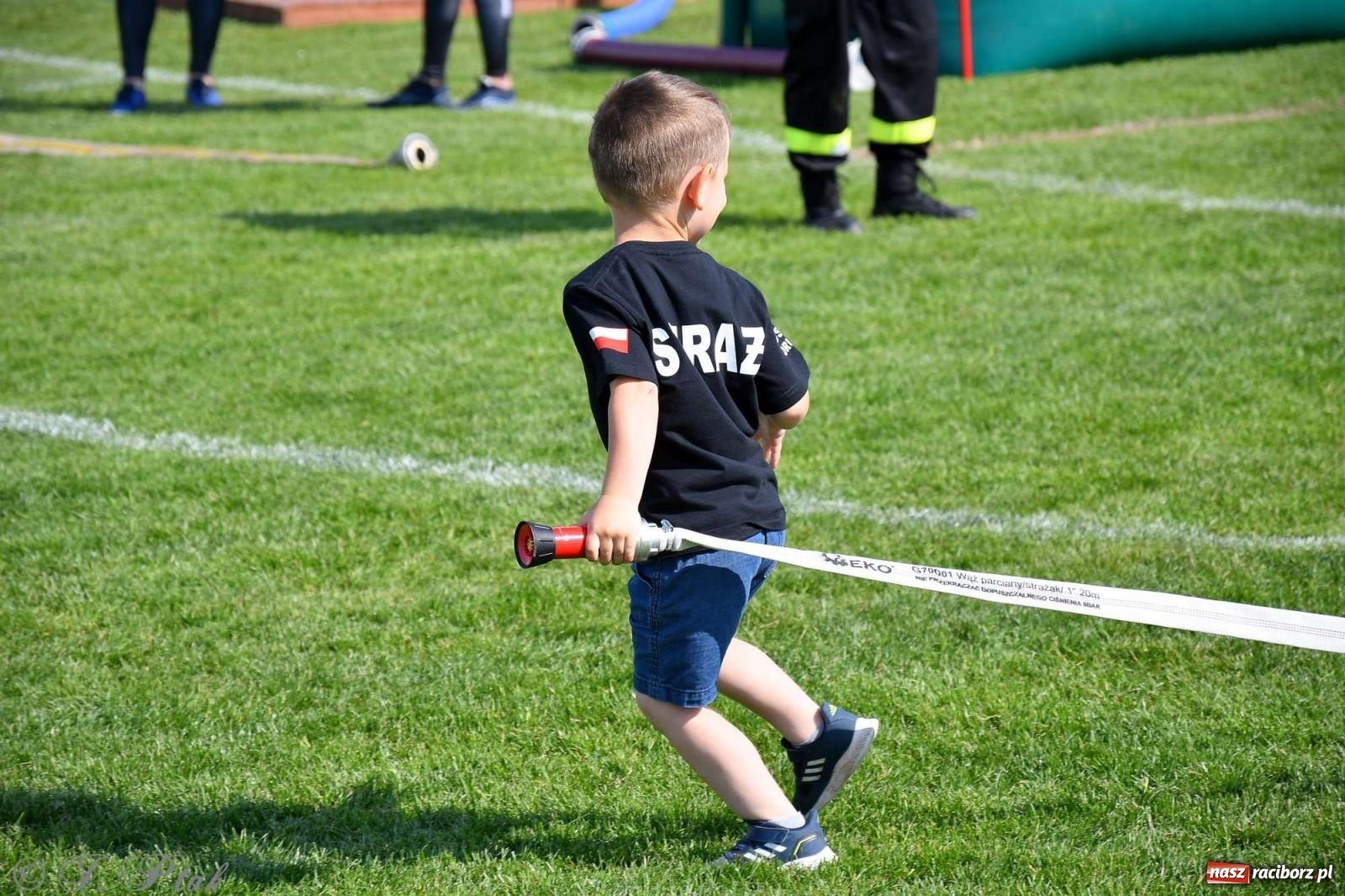 Zdjęcie w galerii na portalu naszraciborz.pl: Z lądu i powietrza - strażackie pokazy i zawody w Borucinie [FOTO] wiadomości z regionu