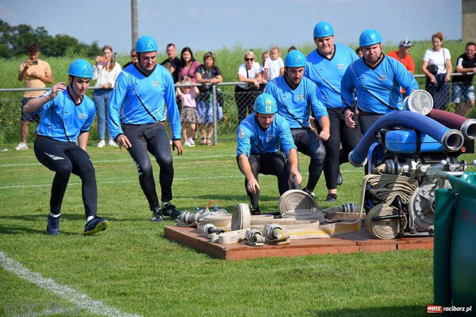 Zdjęcie w galerii na portalu naszraciborz.pl: Z lądu i powietrza - strażackie pokazy i zawody w Borucinie [FOTO] wiadomości z regionu
