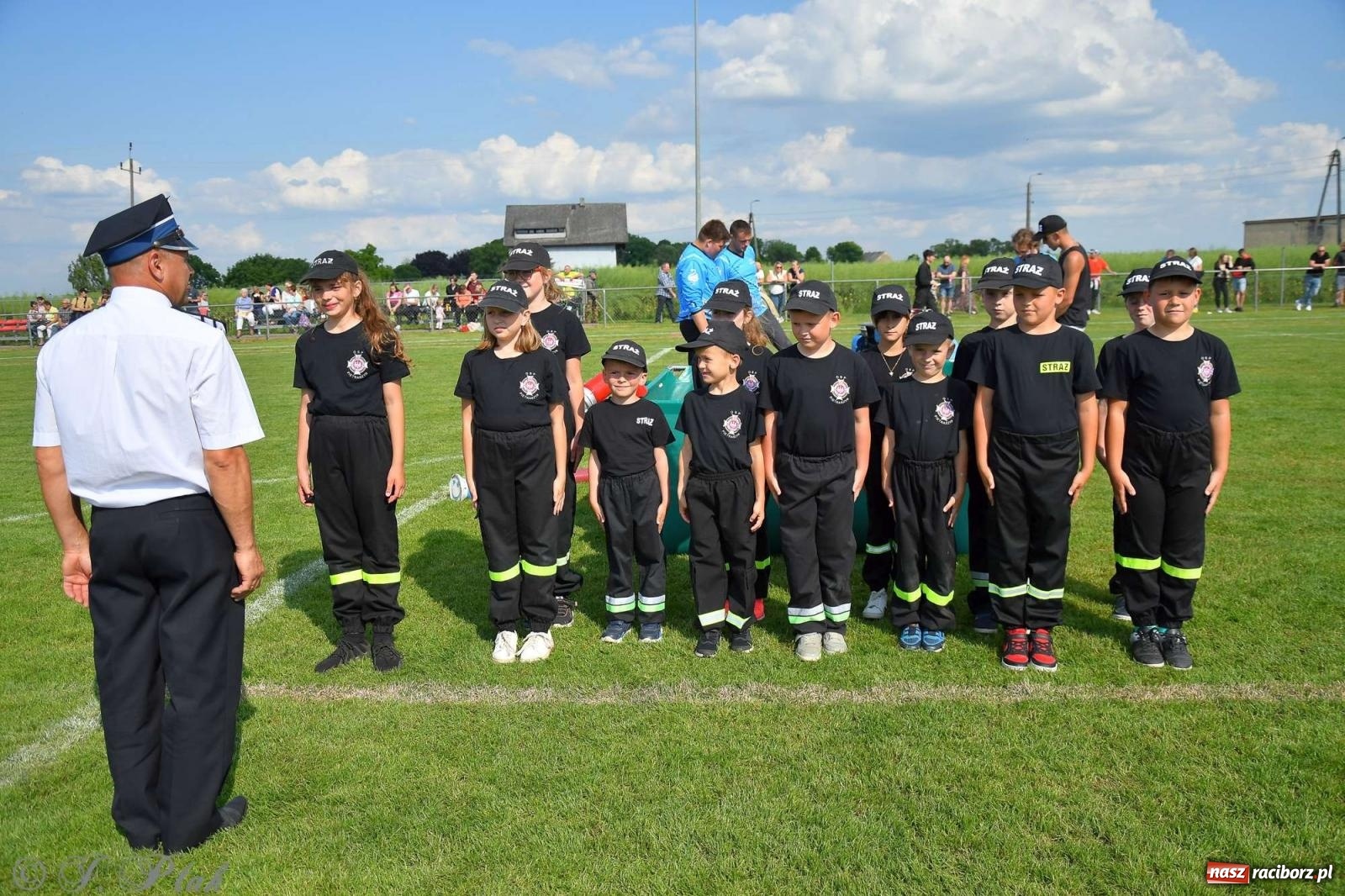 Zdjęcie w galerii na portalu naszraciborz.pl: Z lądu i powietrza - strażackie pokazy i zawody w Borucinie [FOTO] wiadomości z regionu
