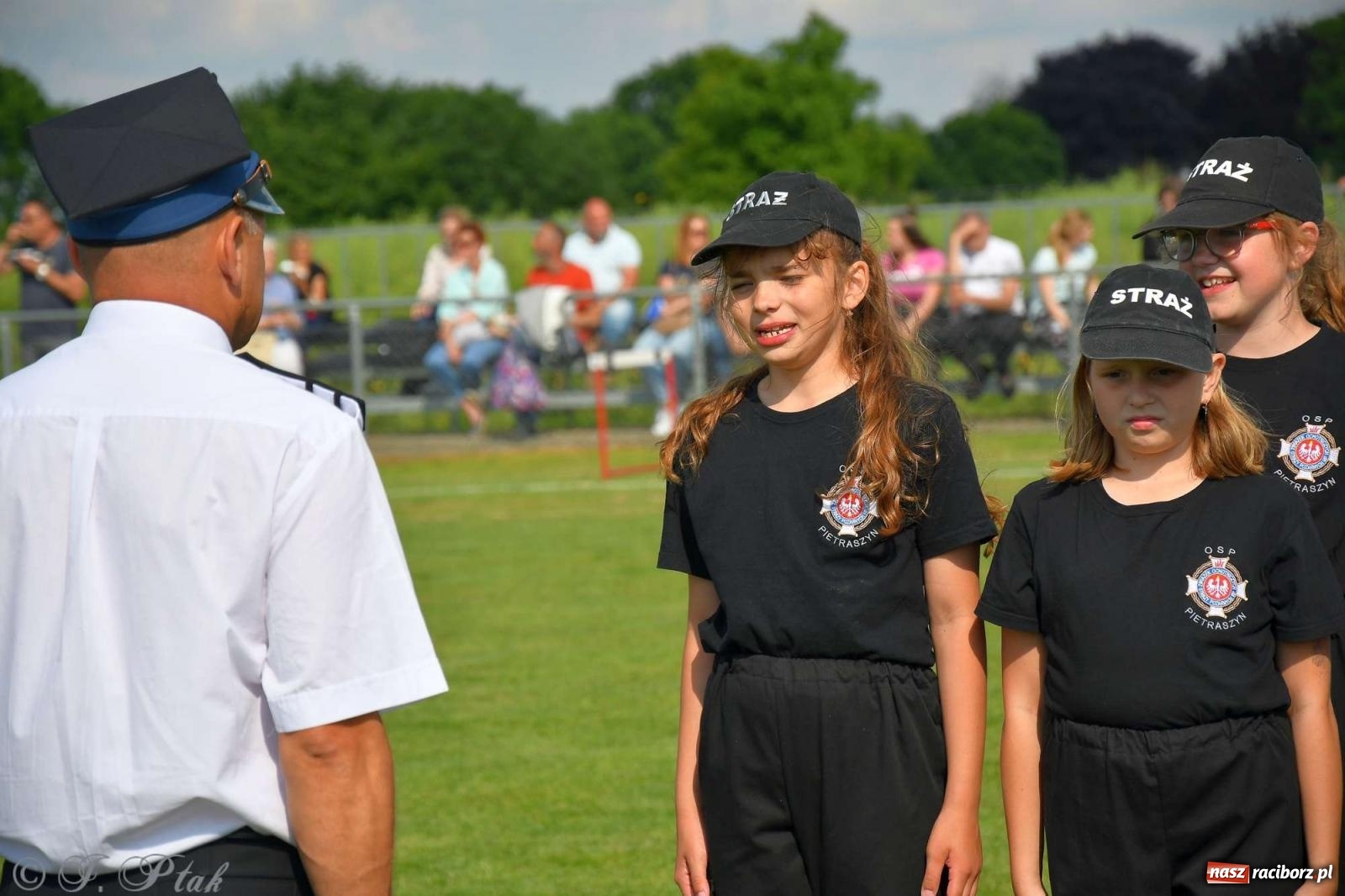 Zdjęcie w galerii na portalu naszraciborz.pl: Z lądu i powietrza - strażackie pokazy i zawody w Borucinie [FOTO] wiadomości z regionu