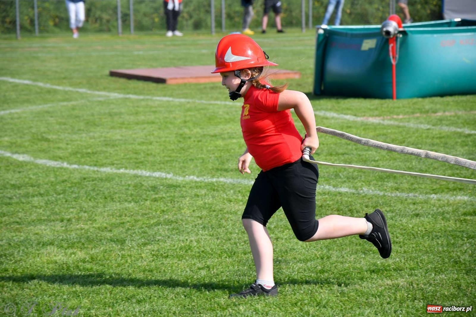 Zdjęcie w galerii na portalu naszraciborz.pl: Z lądu i powietrza - strażackie pokazy i zawody w Borucinie [FOTO] wiadomości z regionu