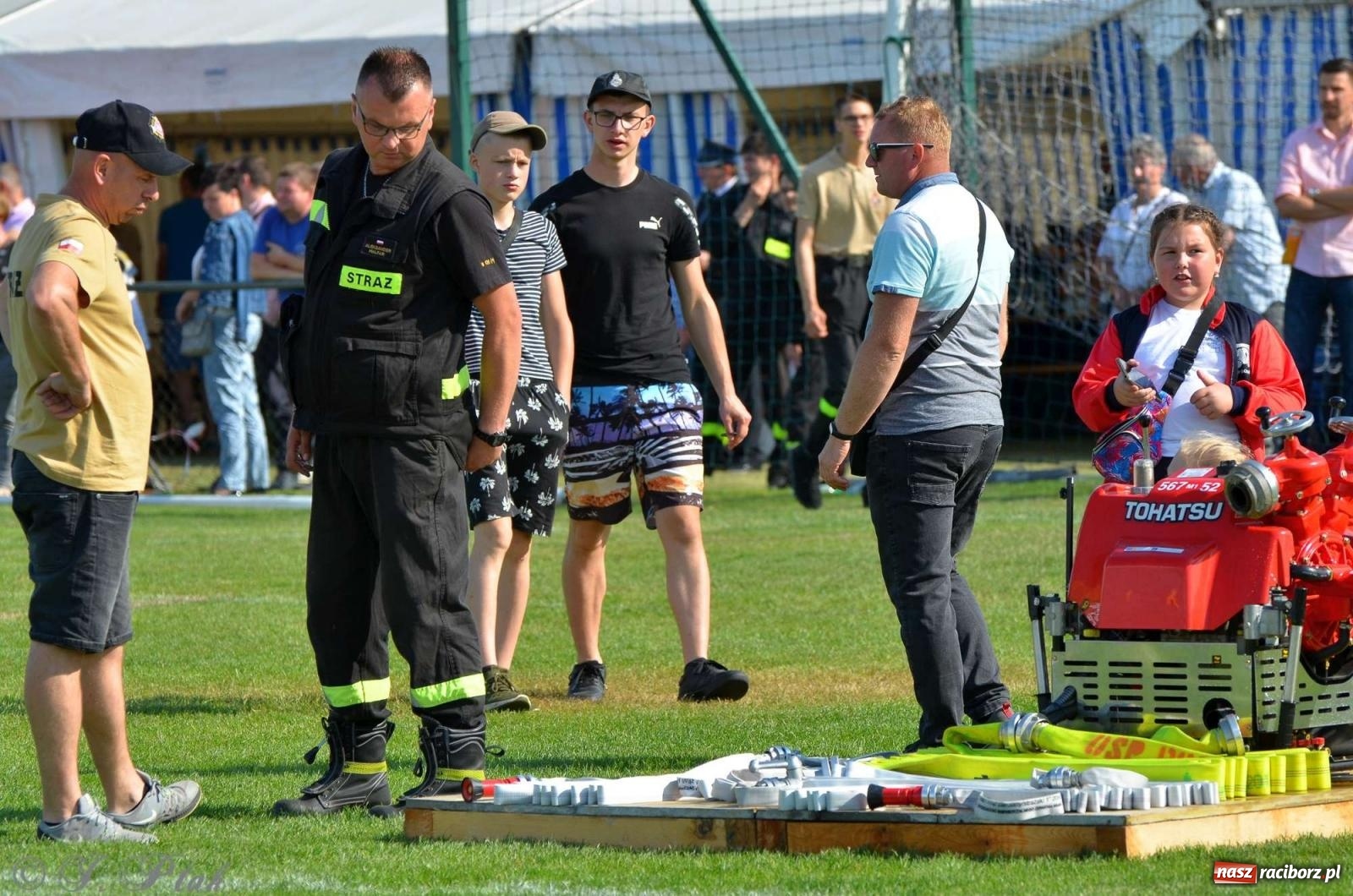 Zdjęcie w galerii na portalu naszraciborz.pl: Z lądu i powietrza - strażackie pokazy i zawody w Borucinie [FOTO] wiadomości z regionu