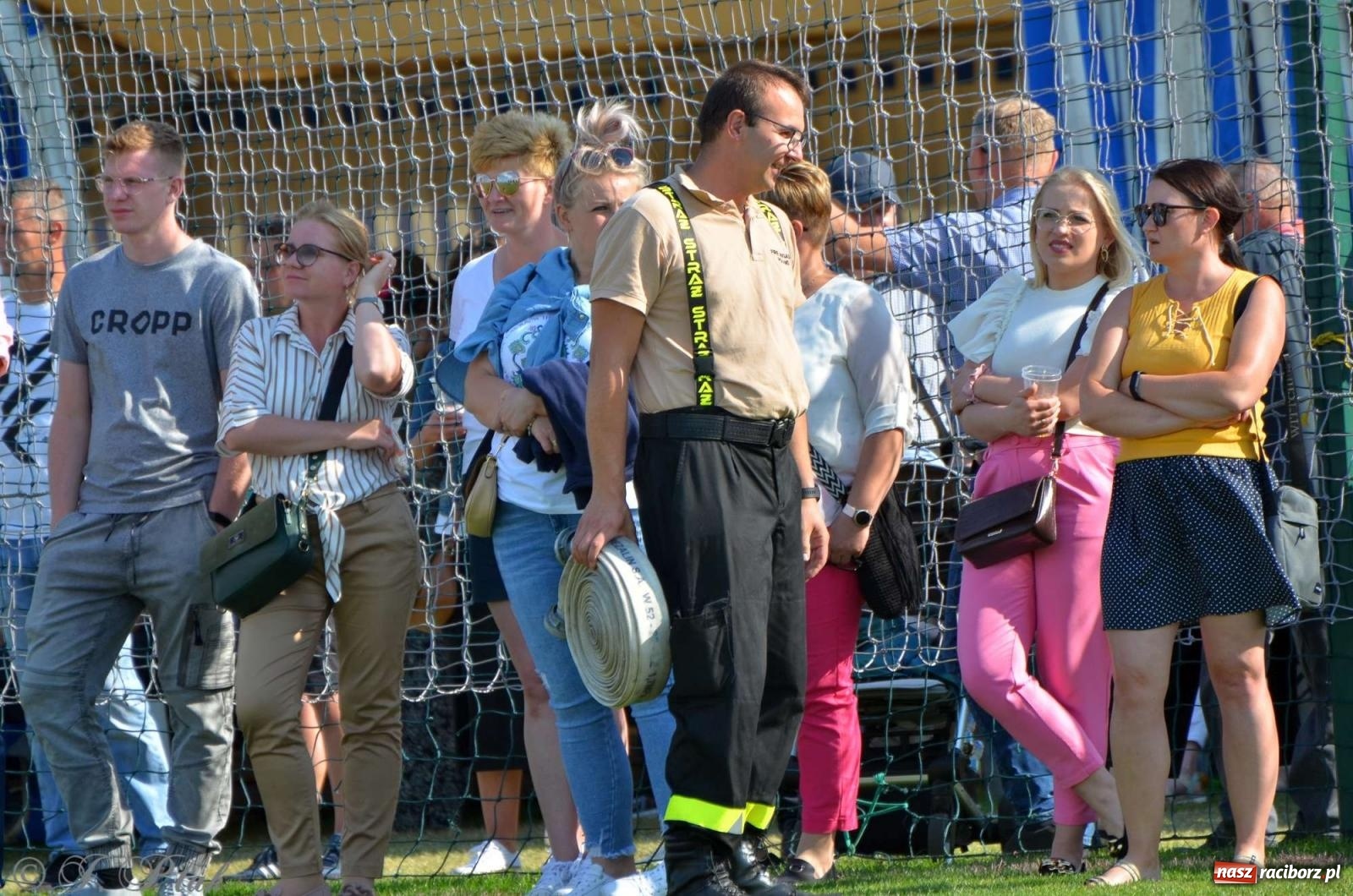 Zdjęcie w galerii na portalu naszraciborz.pl: Z lądu i powietrza - strażackie pokazy i zawody w Borucinie [FOTO] wiadomości z regionu