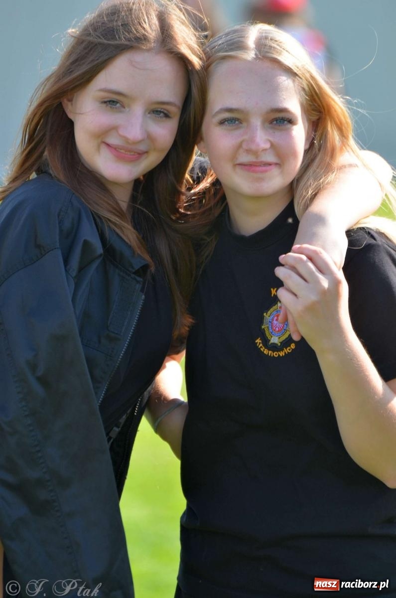 Zdjęcie w galerii na portalu naszraciborz.pl: Z lądu i powietrza - strażackie pokazy i zawody w Borucinie [FOTO] wiadomości z regionu