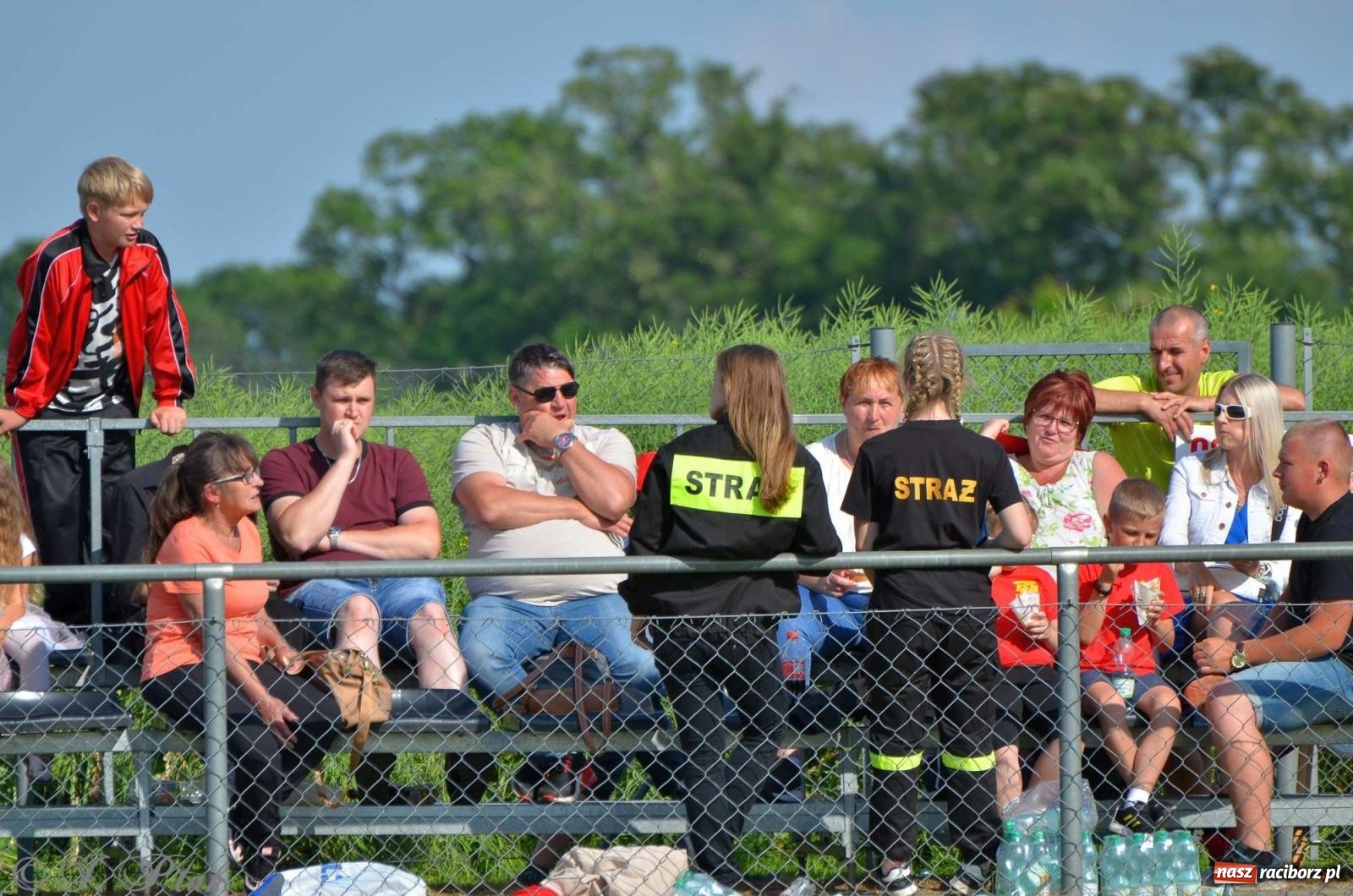 Zdjęcie w galerii na portalu naszraciborz.pl: Z lądu i powietrza - strażackie pokazy i zawody w Borucinie [FOTO] wiadomości z regionu