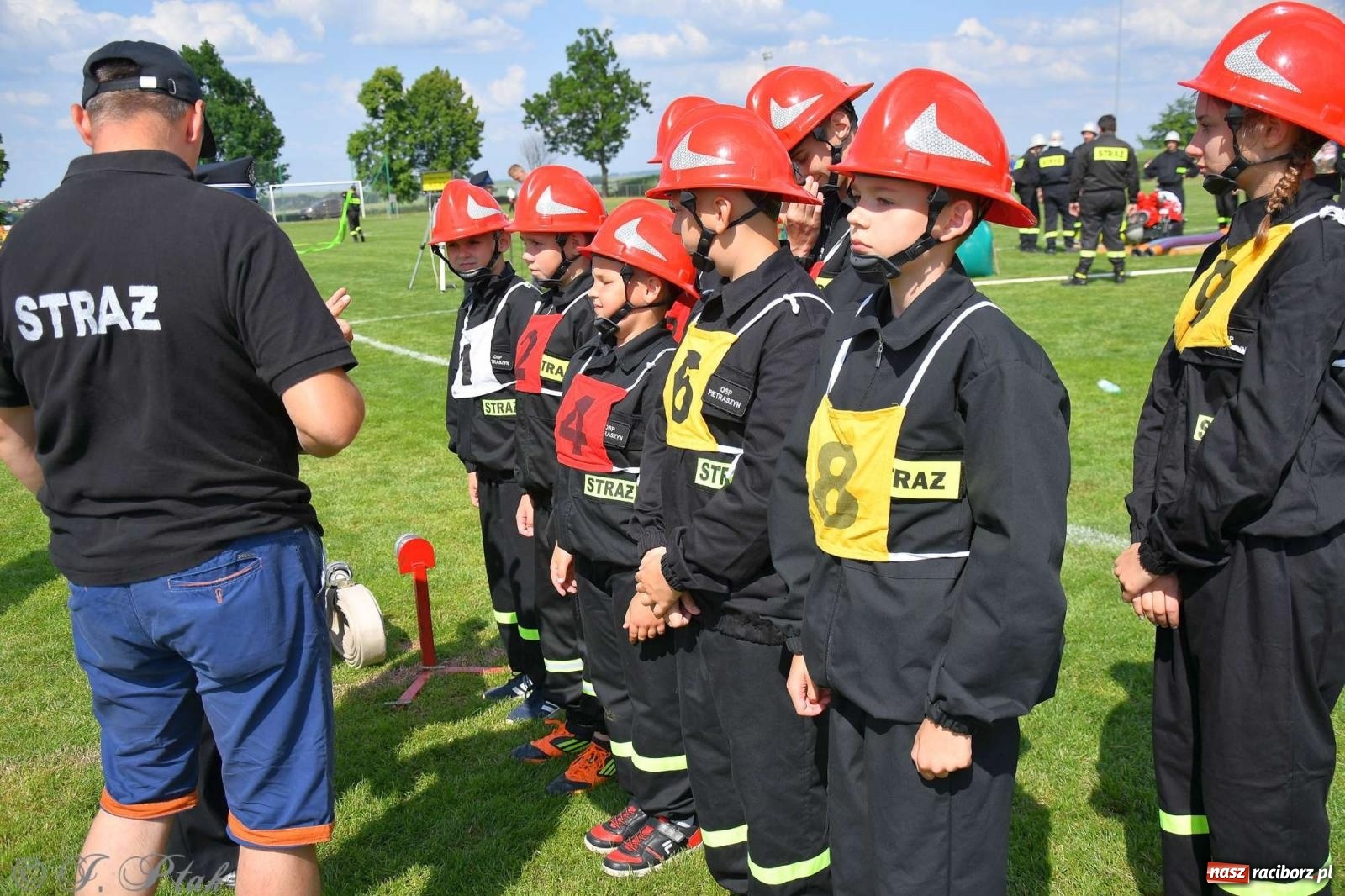 Zdjęcie w galerii na portalu naszraciborz.pl: Z lądu i powietrza - strażackie pokazy i zawody w Borucinie [FOTO] wiadomości z regionu