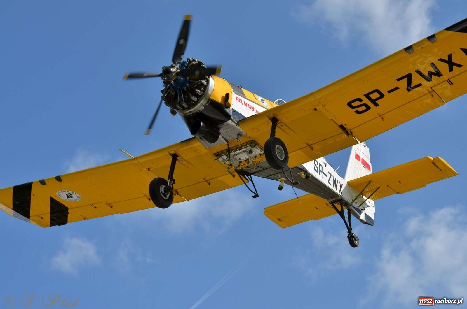 Zdjęcie w galerii na portalu naszraciborz.pl: Z lądu i powietrza - strażackie pokazy i zawody w Borucinie [FOTO] wiadomości z regionu