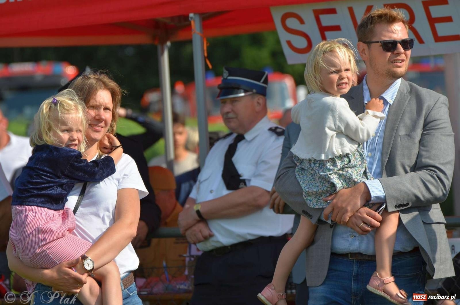 Zdjęcie w galerii na portalu naszraciborz.pl: Z lądu i powietrza - strażackie pokazy i zawody w Borucinie [FOTO] wiadomości z regionu