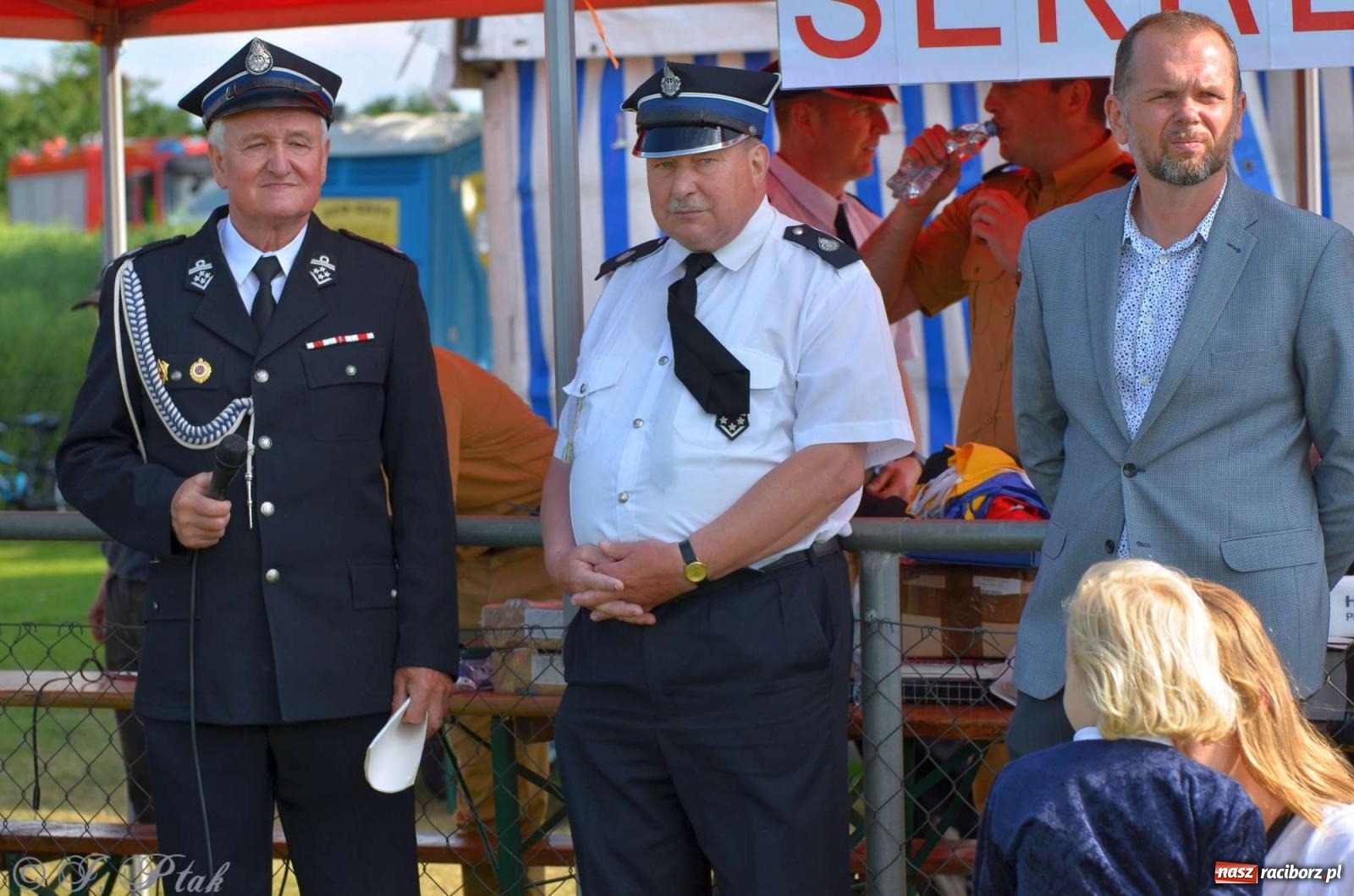 Zdjęcie w galerii na portalu naszraciborz.pl: Z lądu i powietrza - strażackie pokazy i zawody w Borucinie [FOTO] wiadomości z regionu