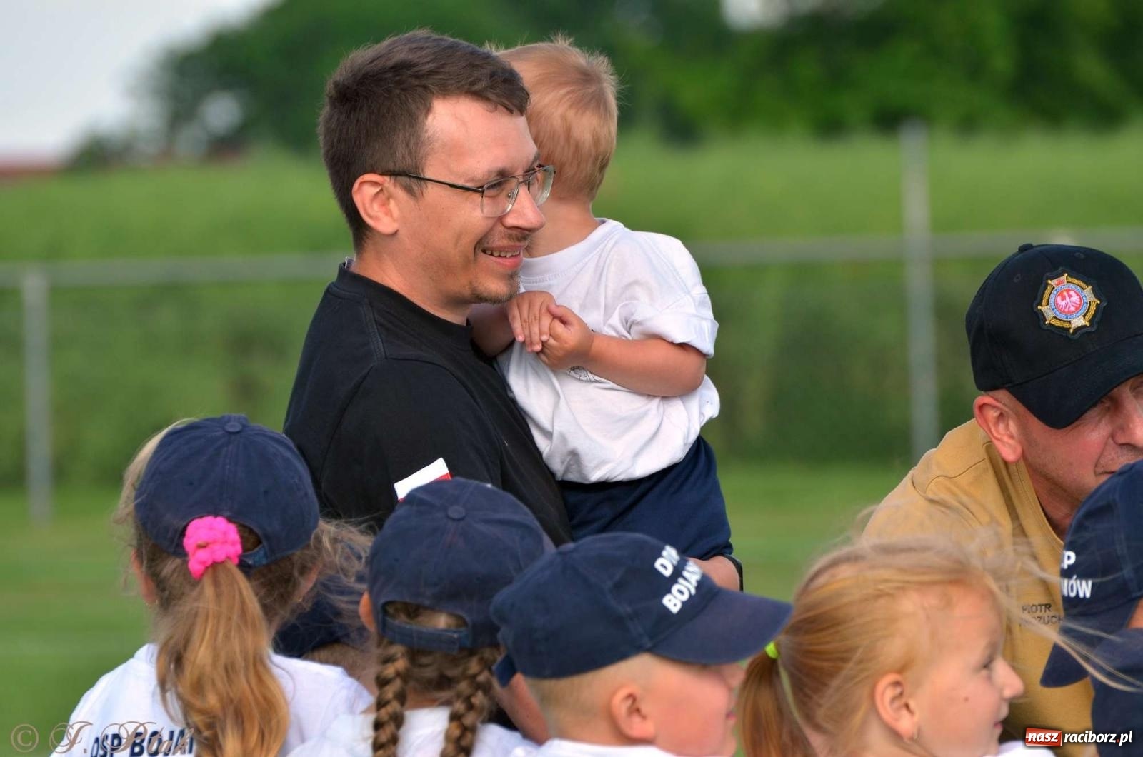 Zdjęcie w galerii na portalu naszraciborz.pl: Z lądu i powietrza - strażackie pokazy i zawody w Borucinie [FOTO] wiadomości z regionu