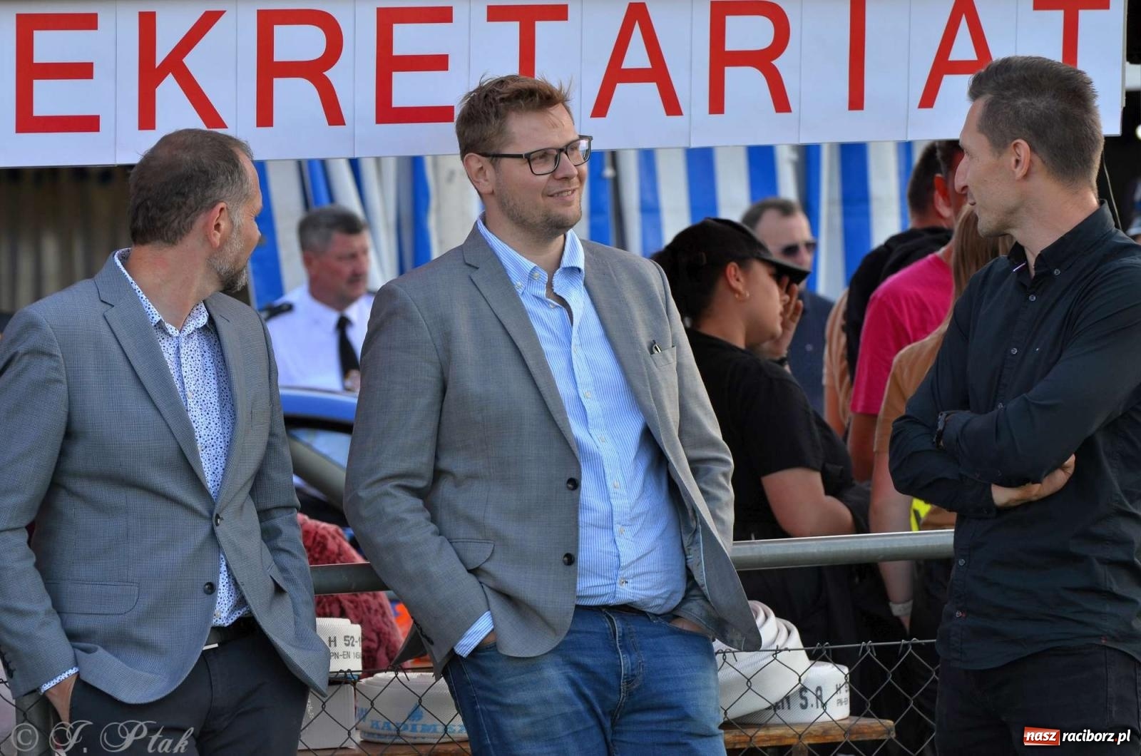 Zdjęcie w galerii na portalu naszraciborz.pl: Z lądu i powietrza - strażackie pokazy i zawody w Borucinie [FOTO] wiadomości z regionu