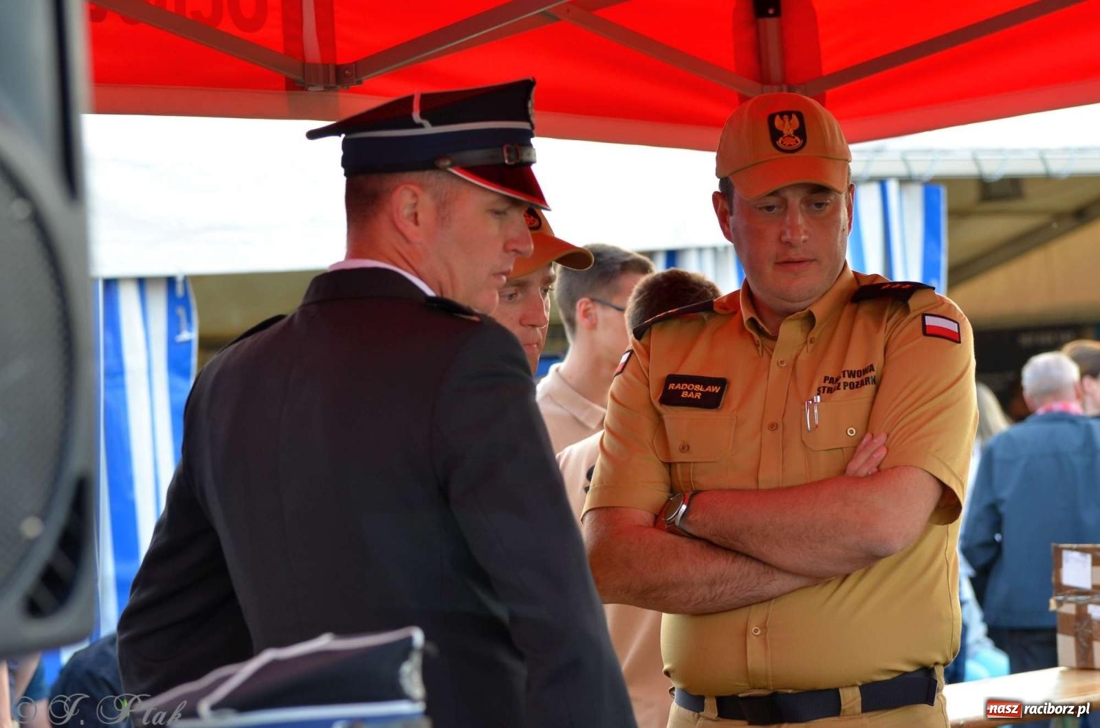 Zdjęcie w galerii na portalu naszraciborz.pl: Z lądu i powietrza - strażackie pokazy i zawody w Borucinie [FOTO] wiadomości z regionu