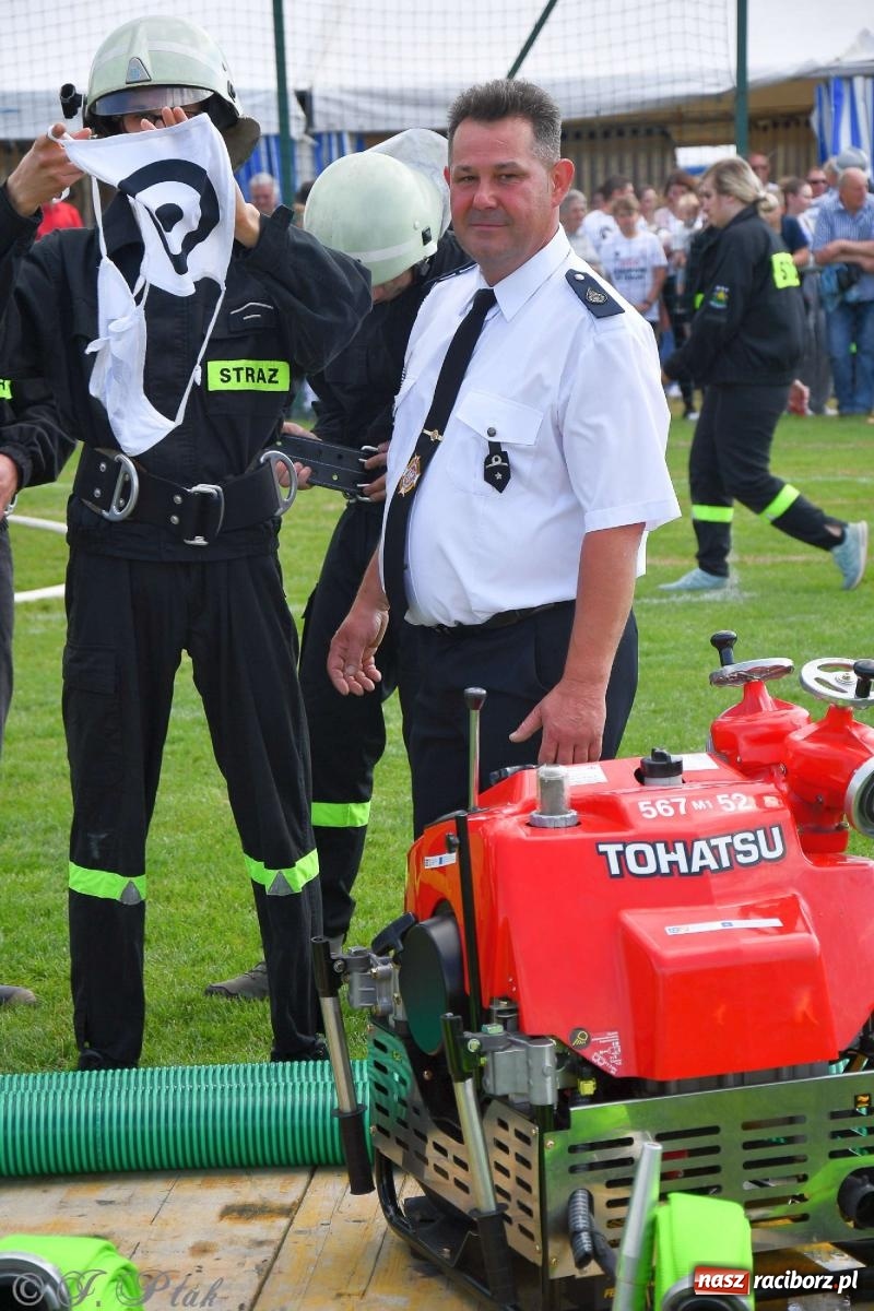 Zdjęcie w galerii na portalu naszraciborz.pl: Z lądu i powietrza - strażackie pokazy i zawody w Borucinie [FOTO] wiadomości z regionu