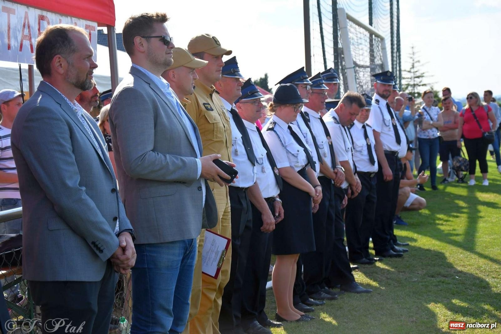 Zdjęcie w galerii na portalu naszraciborz.pl: Z lądu i powietrza - strażackie pokazy i zawody w Borucinie [FOTO] wiadomości z regionu
