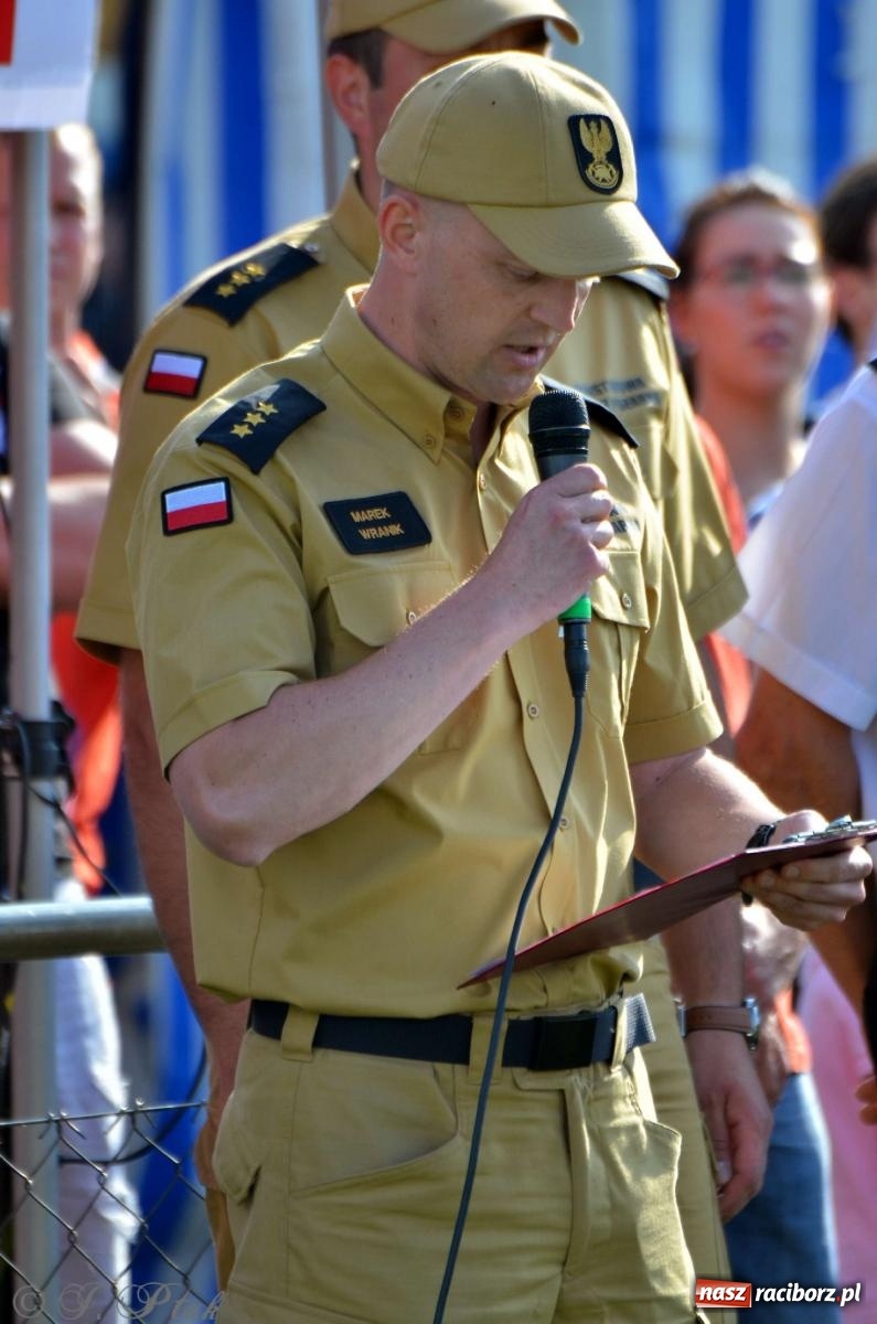 Zdjęcie w galerii na portalu naszraciborz.pl: Z lądu i powietrza - strażackie pokazy i zawody w Borucinie [FOTO] wiadomości z regionu