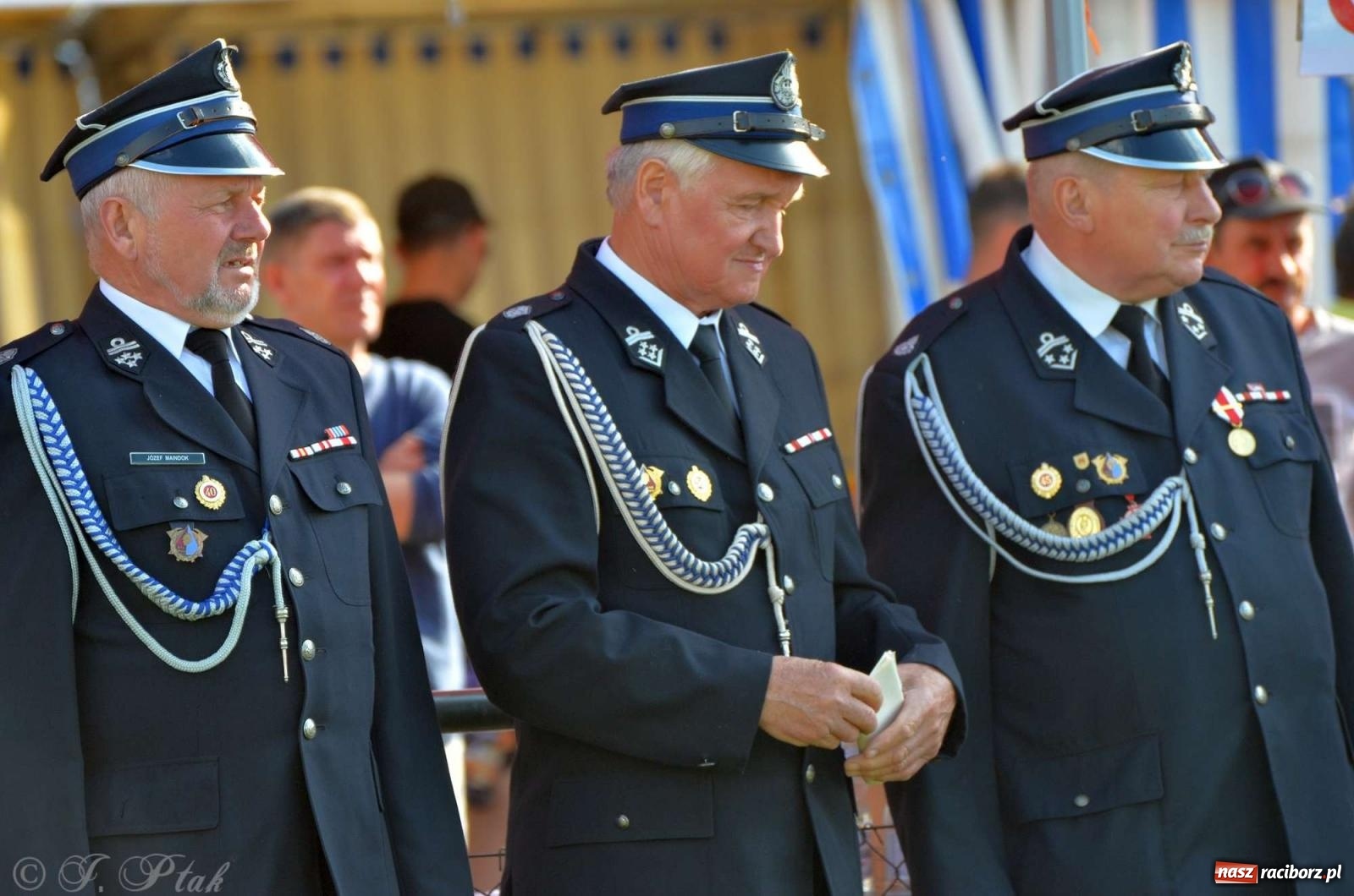 Zdjęcie w galerii na portalu naszraciborz.pl: Z lądu i powietrza - strażackie pokazy i zawody w Borucinie [FOTO] wiadomości z regionu