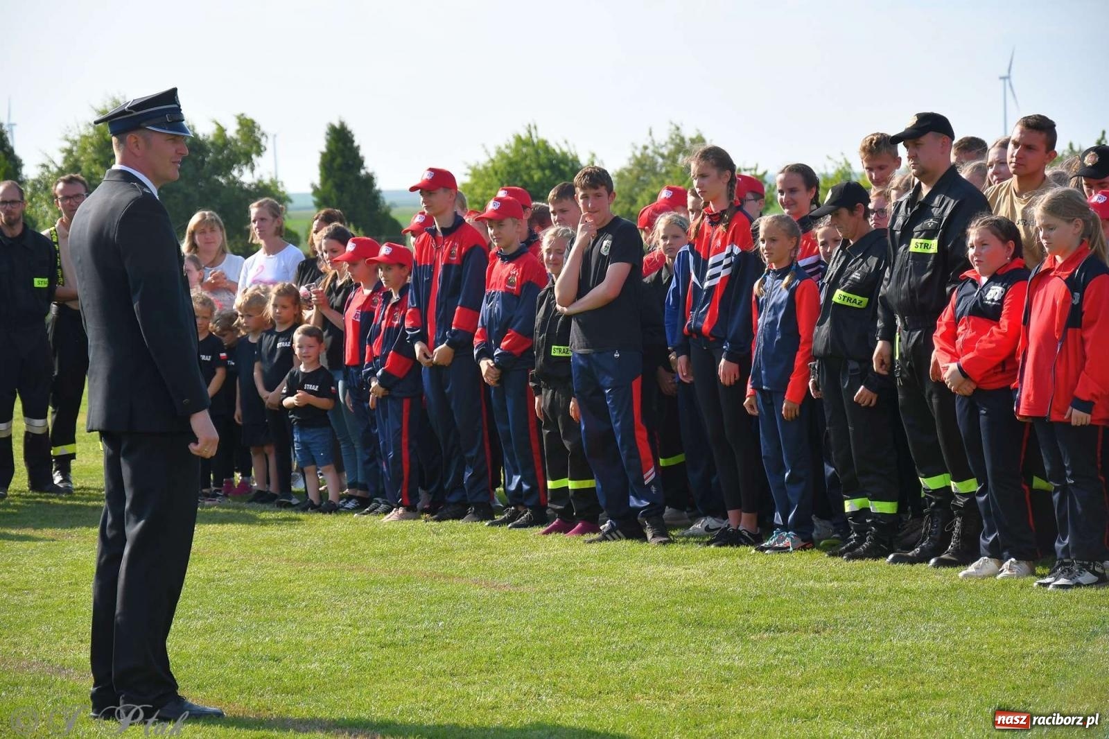 Zdjęcie w galerii na portalu naszraciborz.pl: Z lądu i powietrza - strażackie pokazy i zawody w Borucinie [FOTO] wiadomości z regionu