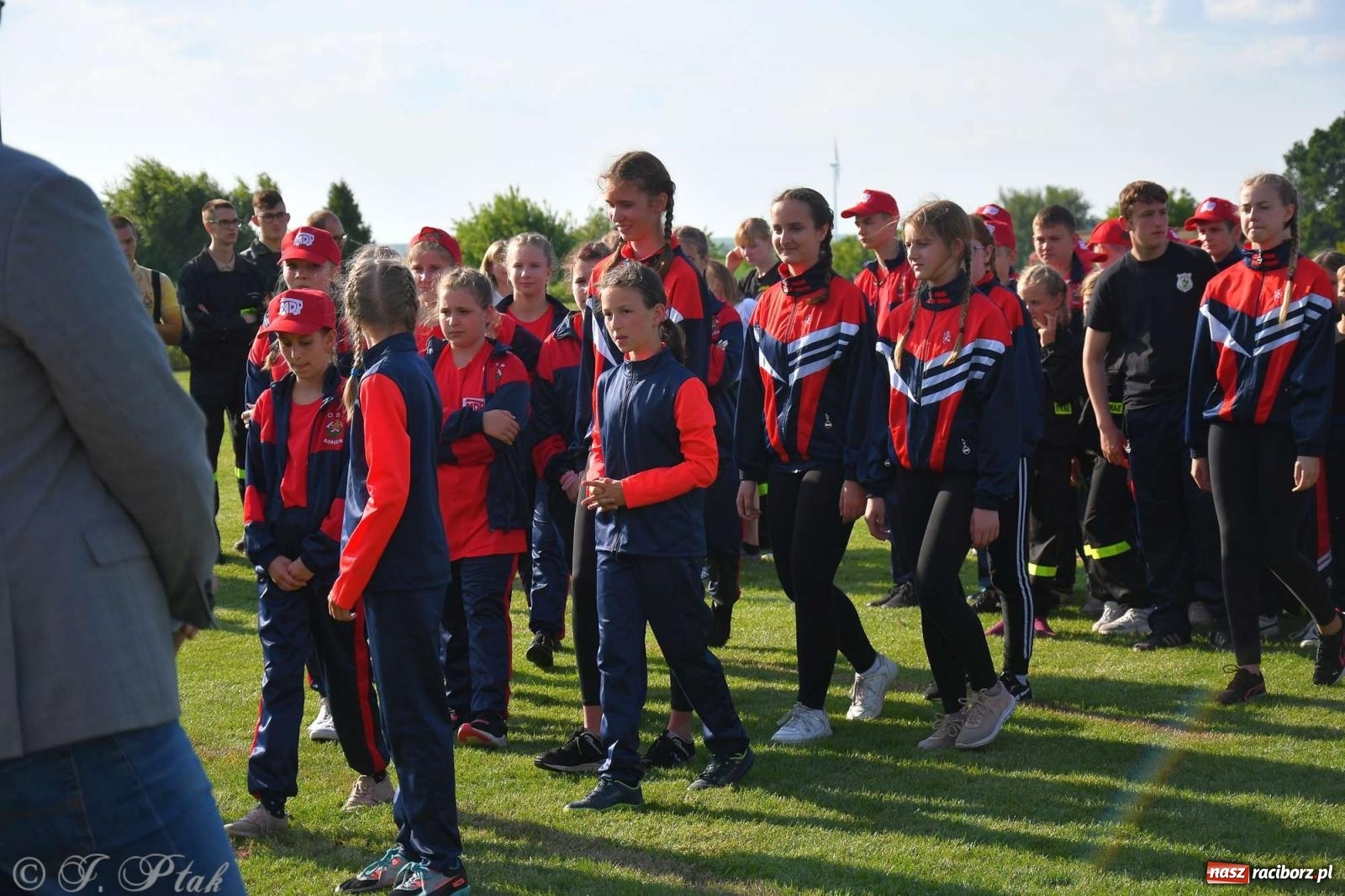 Zdjęcie w galerii na portalu naszraciborz.pl: Z lądu i powietrza - strażackie pokazy i zawody w Borucinie [FOTO] wiadomości z regionu