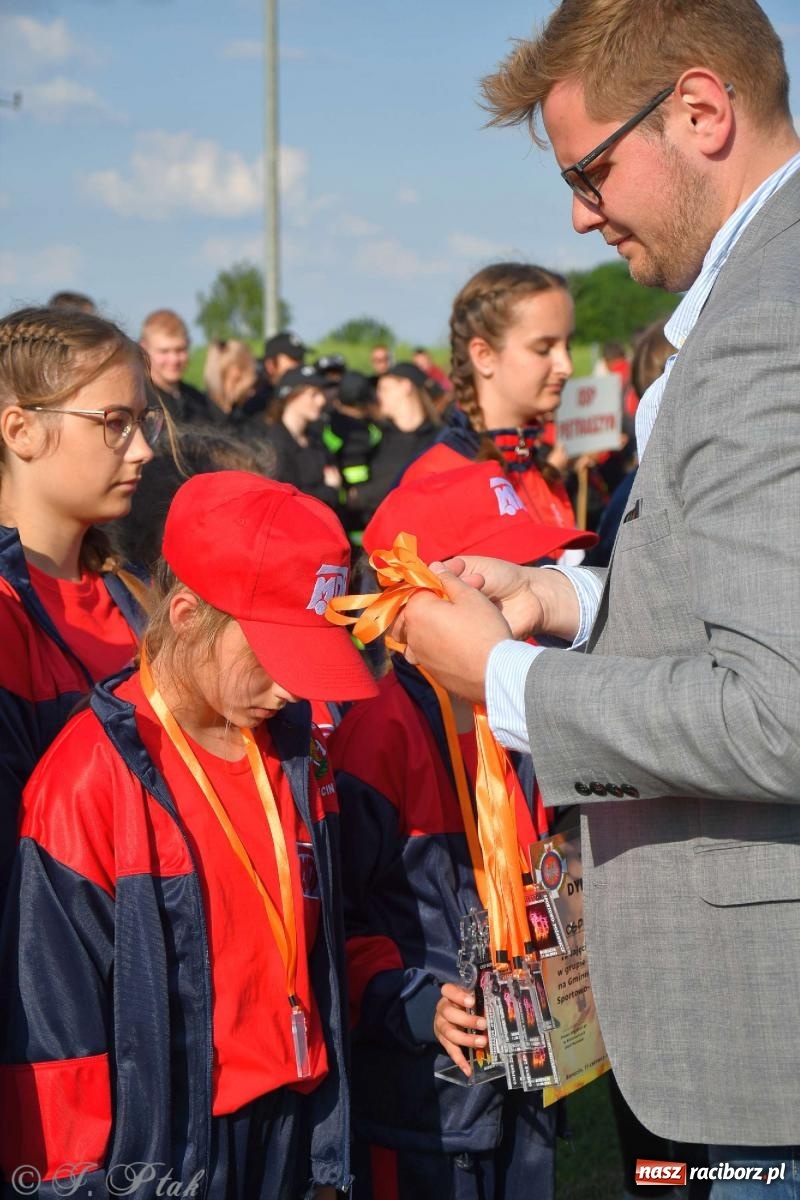 Zdjęcie w galerii na portalu naszraciborz.pl: Z lądu i powietrza - strażackie pokazy i zawody w Borucinie [FOTO] wiadomości z regionu