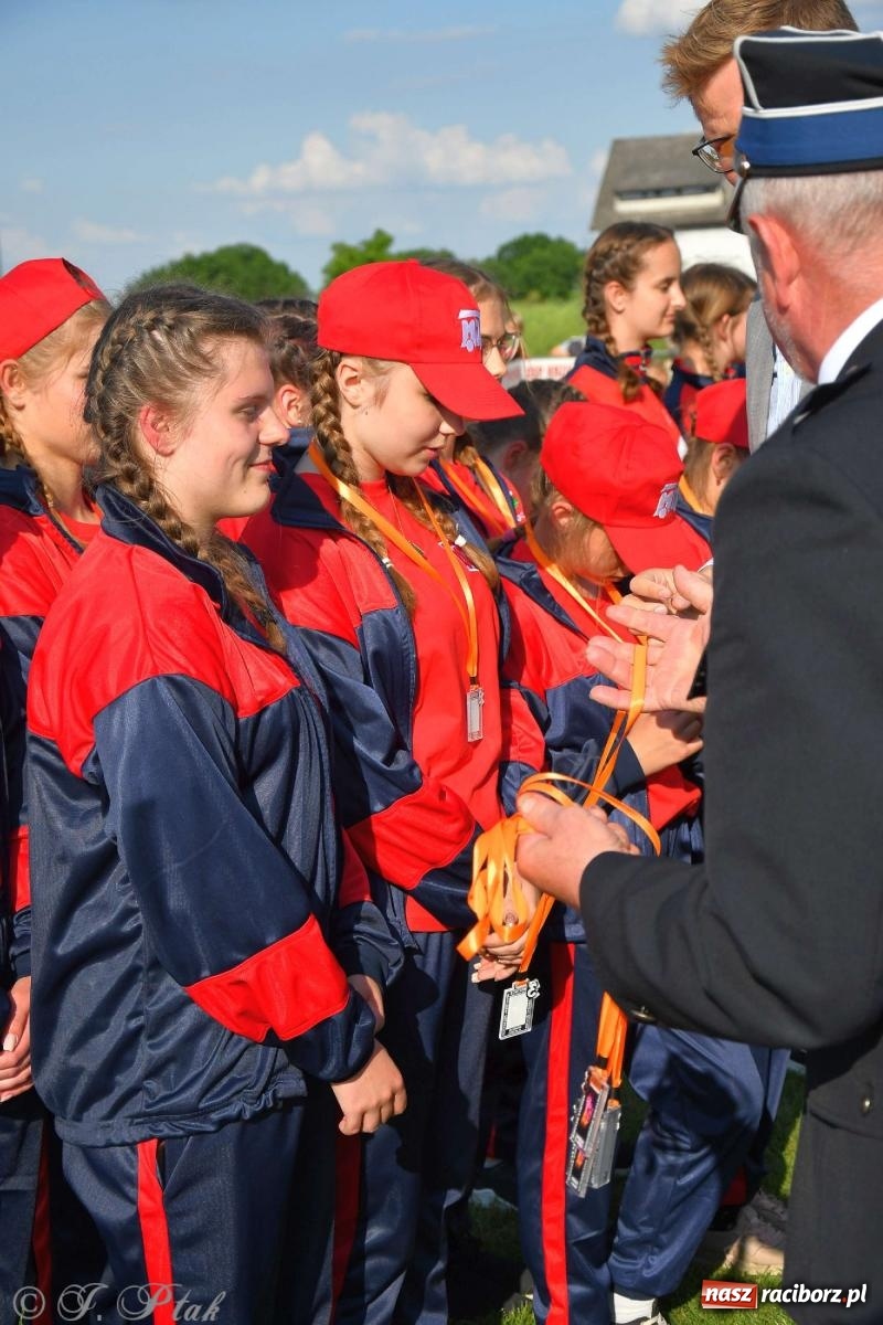 Zdjęcie w galerii na portalu naszraciborz.pl: Z lądu i powietrza - strażackie pokazy i zawody w Borucinie [FOTO] wiadomości z regionu