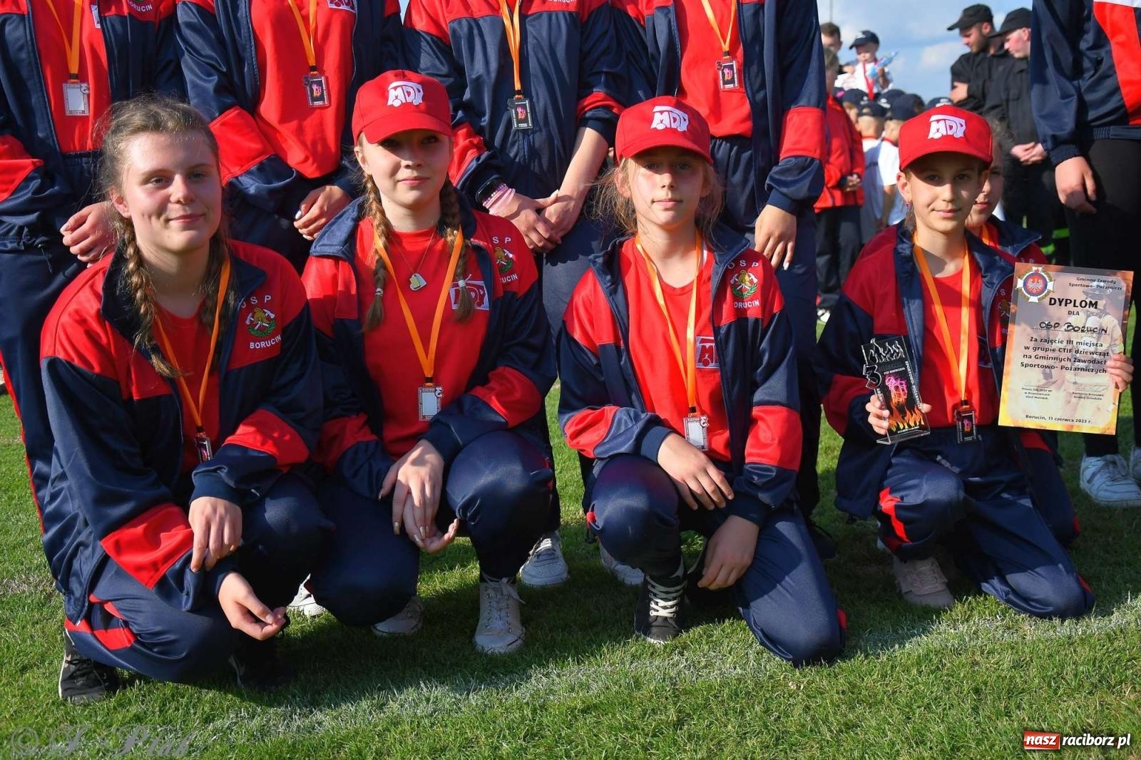 Zdjęcie w galerii na portalu naszraciborz.pl: Z lądu i powietrza - strażackie pokazy i zawody w Borucinie [FOTO] wiadomości z regionu