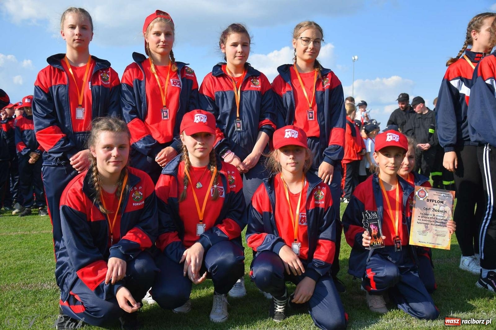 Zdjęcie w galerii na portalu naszraciborz.pl: Z lądu i powietrza - strażackie pokazy i zawody w Borucinie [FOTO] wiadomości z regionu