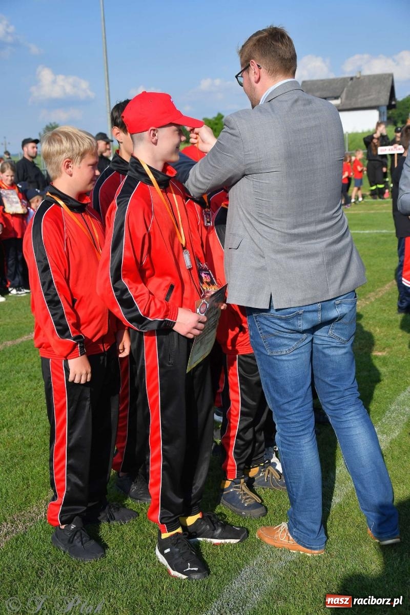 Zdjęcie w galerii na portalu naszraciborz.pl: Z lądu i powietrza - strażackie pokazy i zawody w Borucinie [FOTO] wiadomości z regionu