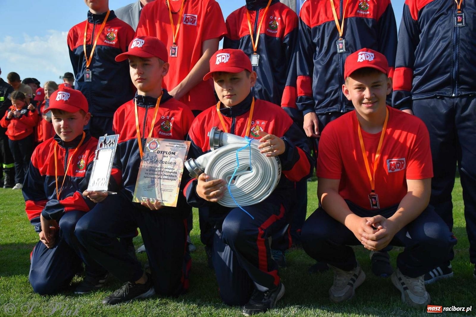 Zdjęcie w galerii na portalu naszraciborz.pl: Z lądu i powietrza - strażackie pokazy i zawody w Borucinie [FOTO] wiadomości z regionu