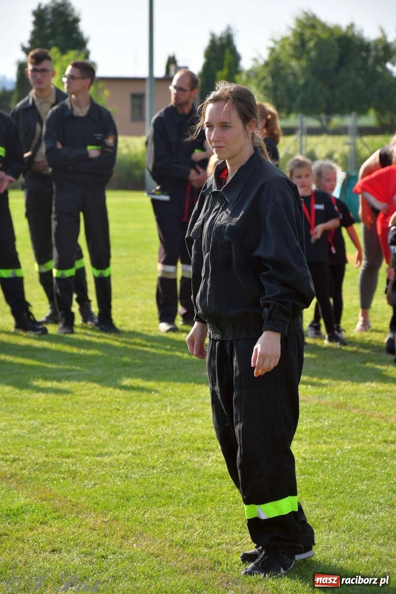 Zdjęcie w galerii na portalu naszraciborz.pl: Z lądu i powietrza - strażackie pokazy i zawody w Borucinie [FOTO] wiadomości z regionu