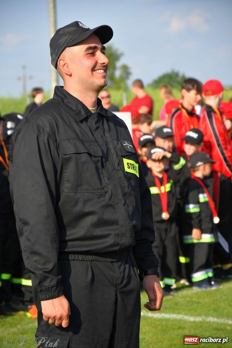 Zdjęcie w galerii na portalu naszraciborz.pl: Z lądu i powietrza - strażackie pokazy i zawody w Borucinie [FOTO] wiadomości z regionu