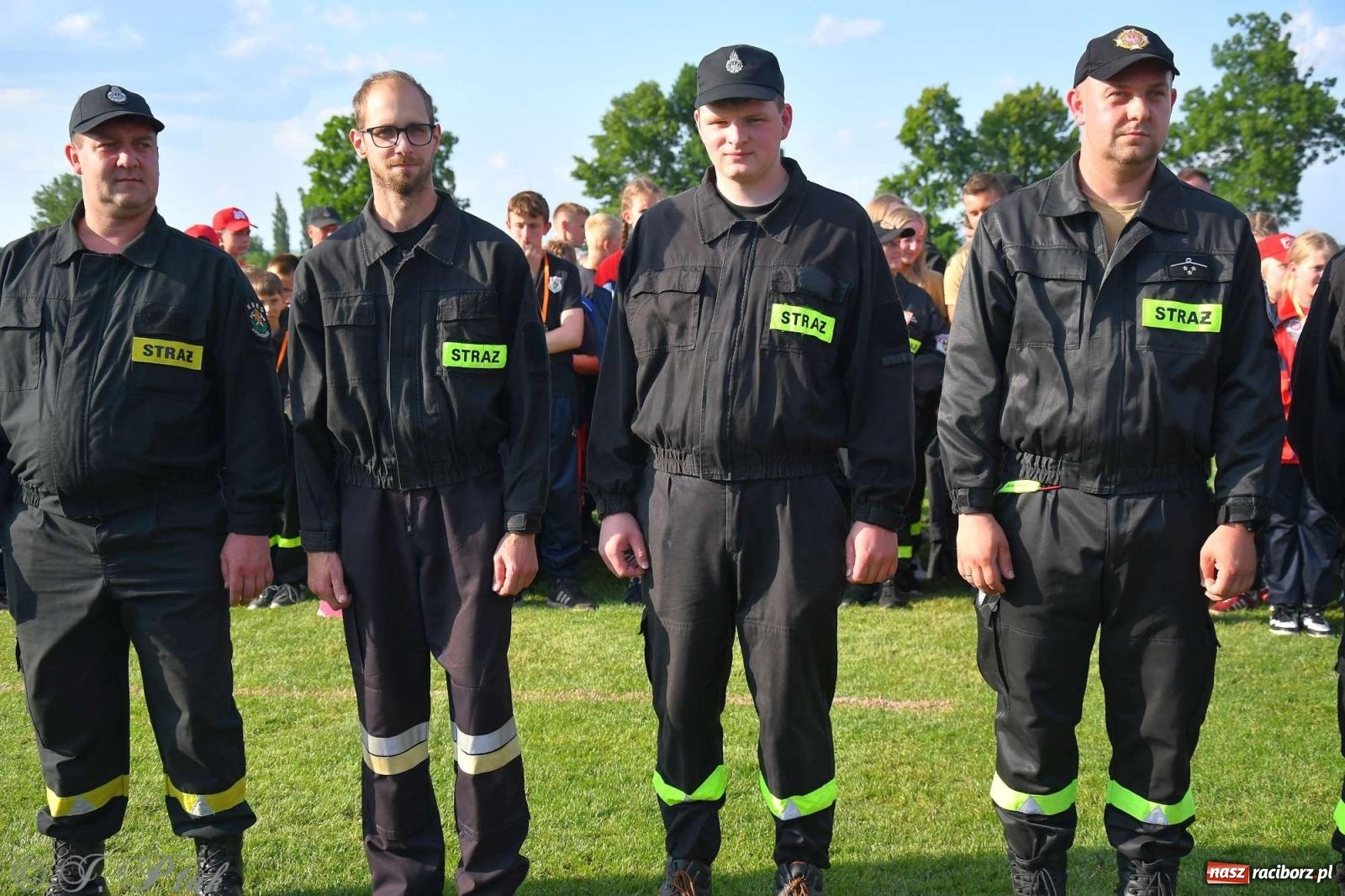 Zdjęcie w galerii na portalu naszraciborz.pl: Z lądu i powietrza - strażackie pokazy i zawody w Borucinie [FOTO] wiadomości z regionu