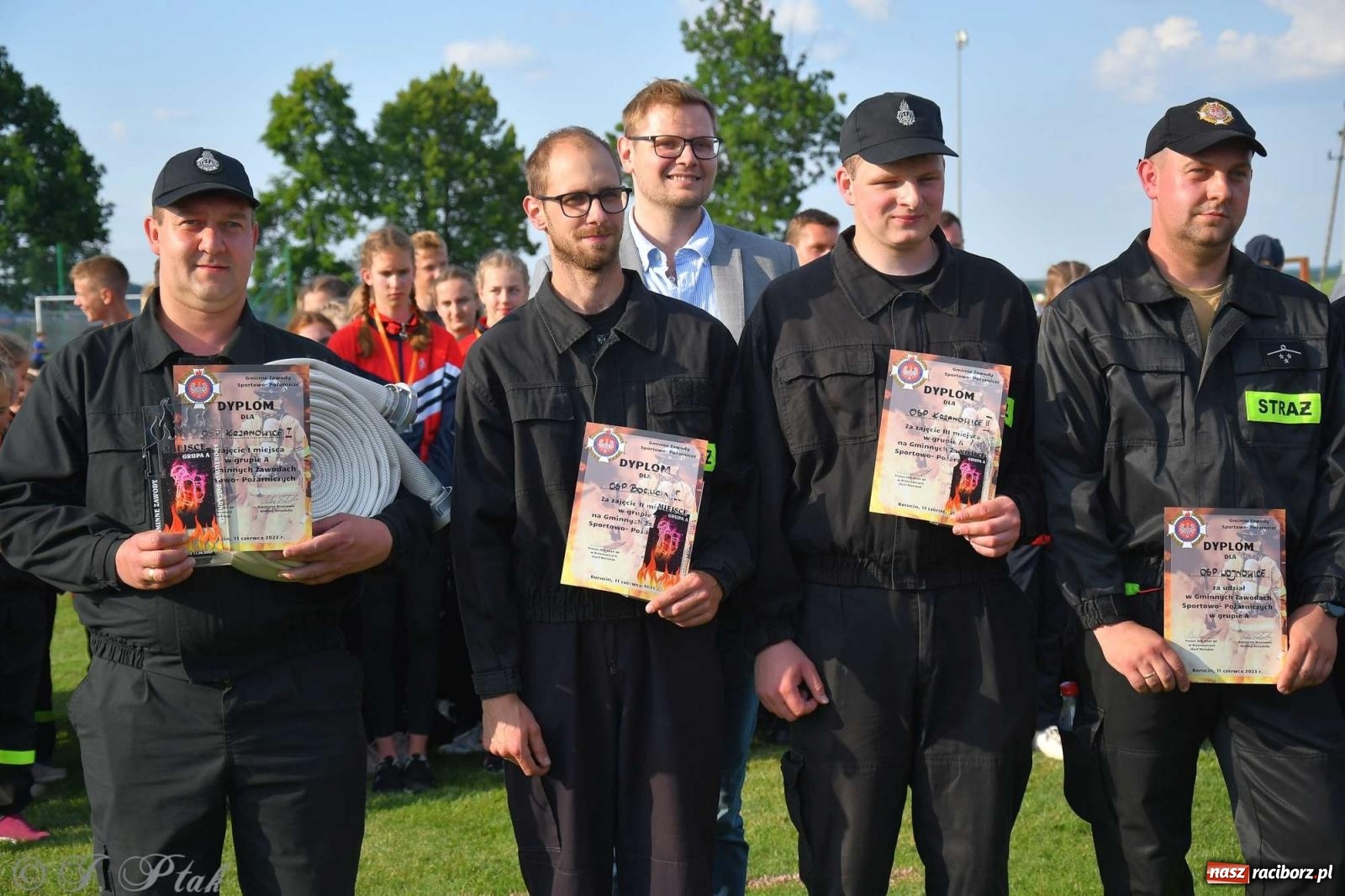 Zdjęcie w galerii na portalu naszraciborz.pl: Z lądu i powietrza - strażackie pokazy i zawody w Borucinie [FOTO] wiadomości z regionu