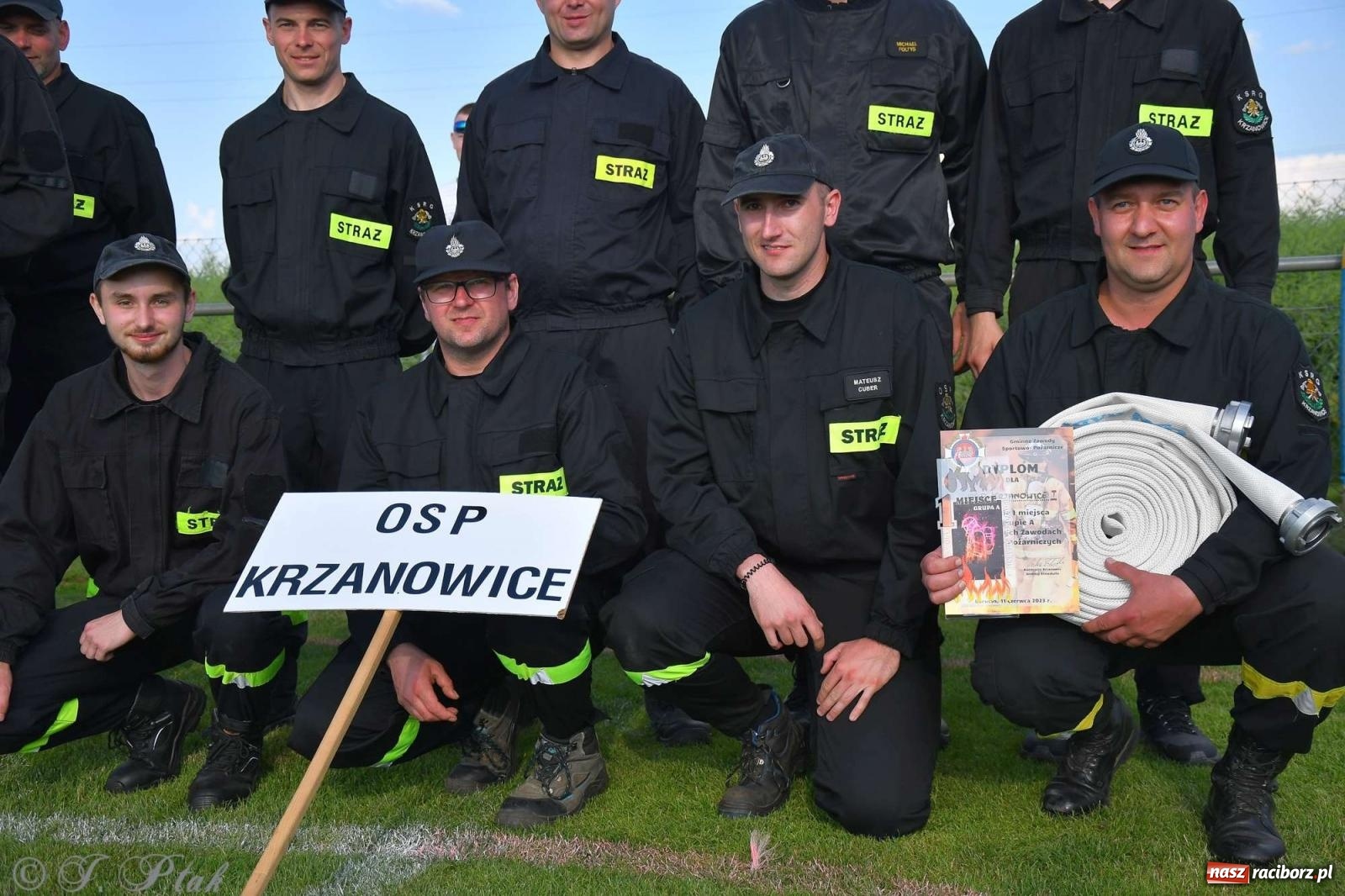 Zdjęcie w galerii na portalu naszraciborz.pl: Z lądu i powietrza - strażackie pokazy i zawody w Borucinie [FOTO] wiadomości z regionu
