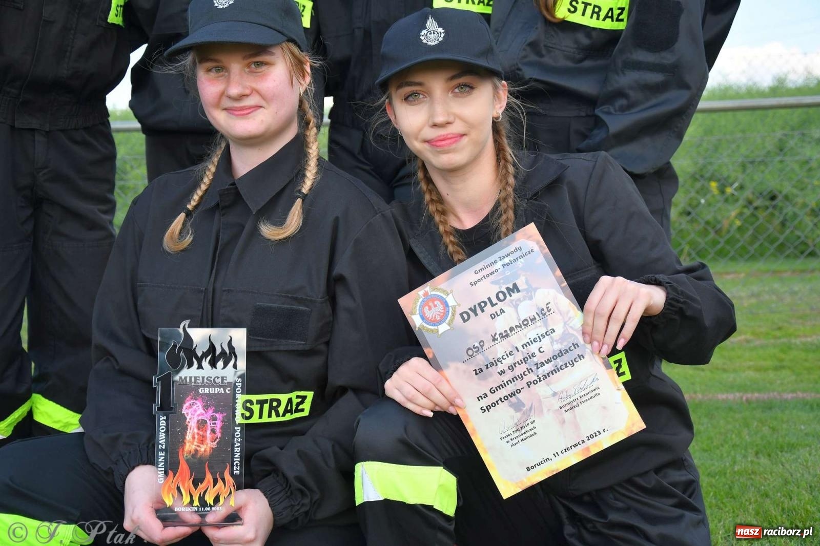 Zdjęcie w galerii na portalu naszraciborz.pl: Z lądu i powietrza - strażackie pokazy i zawody w Borucinie [FOTO] wiadomości z regionu