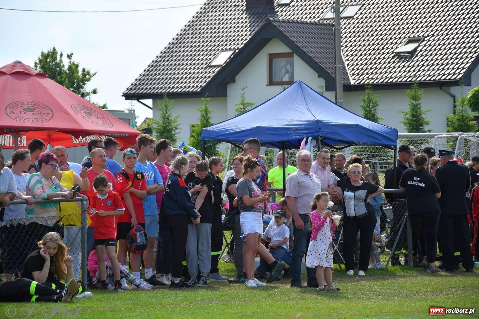 Zdjęcie w galerii na portalu naszraciborz.pl: Z lądu i powietrza - strażackie pokazy i zawody w Borucinie [FOTO] wiadomości z regionu