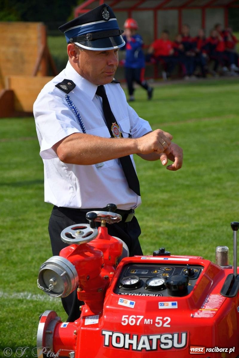 Zdjęcie w galerii na portalu naszraciborz.pl: Z lądu i powietrza - strażackie pokazy i zawody w Borucinie [FOTO] wiadomości z regionu