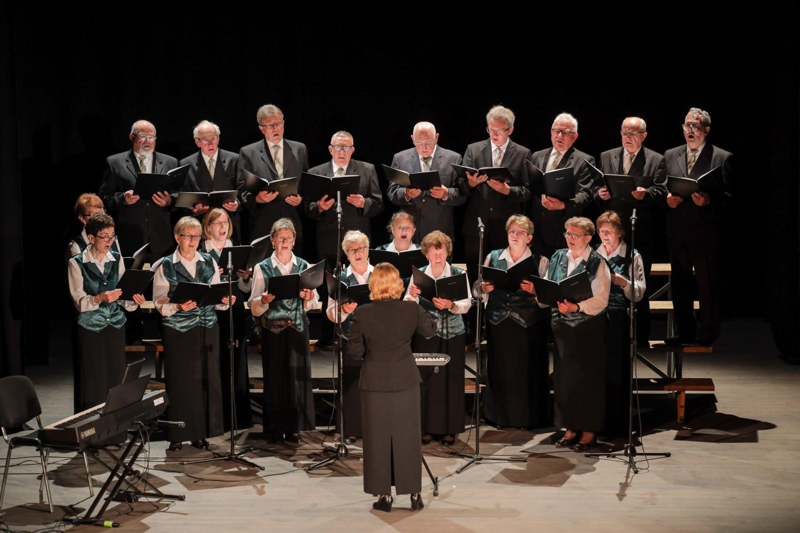 Zdjęcie w galerii na portalu naszraciborz.pl: Trojok Śląski, czyli święto śląskiej pieśni chóralnej w Raciborzu [FOTO i WIDEO] wiadomości z regionu